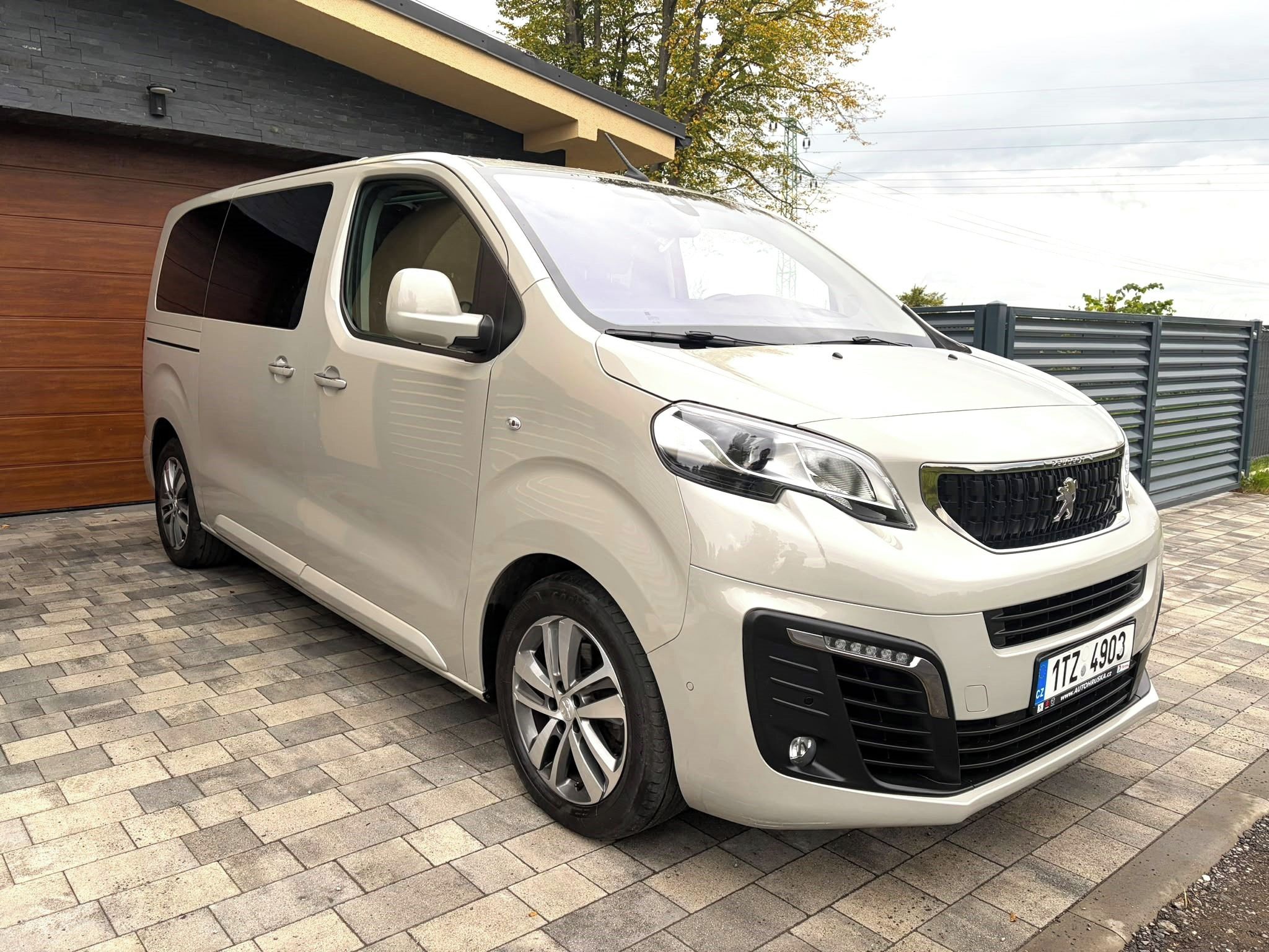 Peugeot Traveller, 2.0HDi 130Kw,2021,1.majitel,TZ - fotka 3