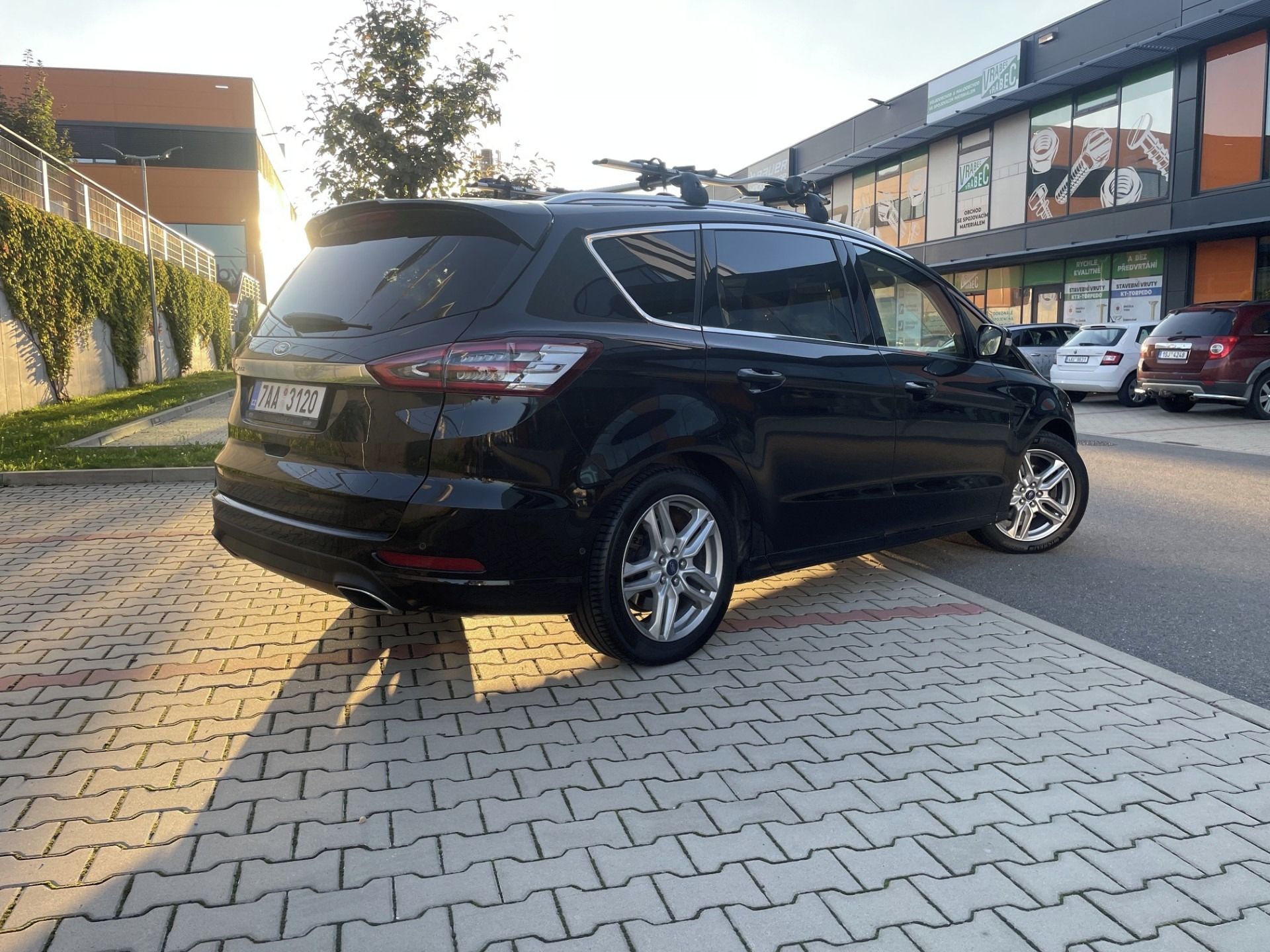 Ford S-MAX, Ford S-Max Nehavarováno - fotka 3