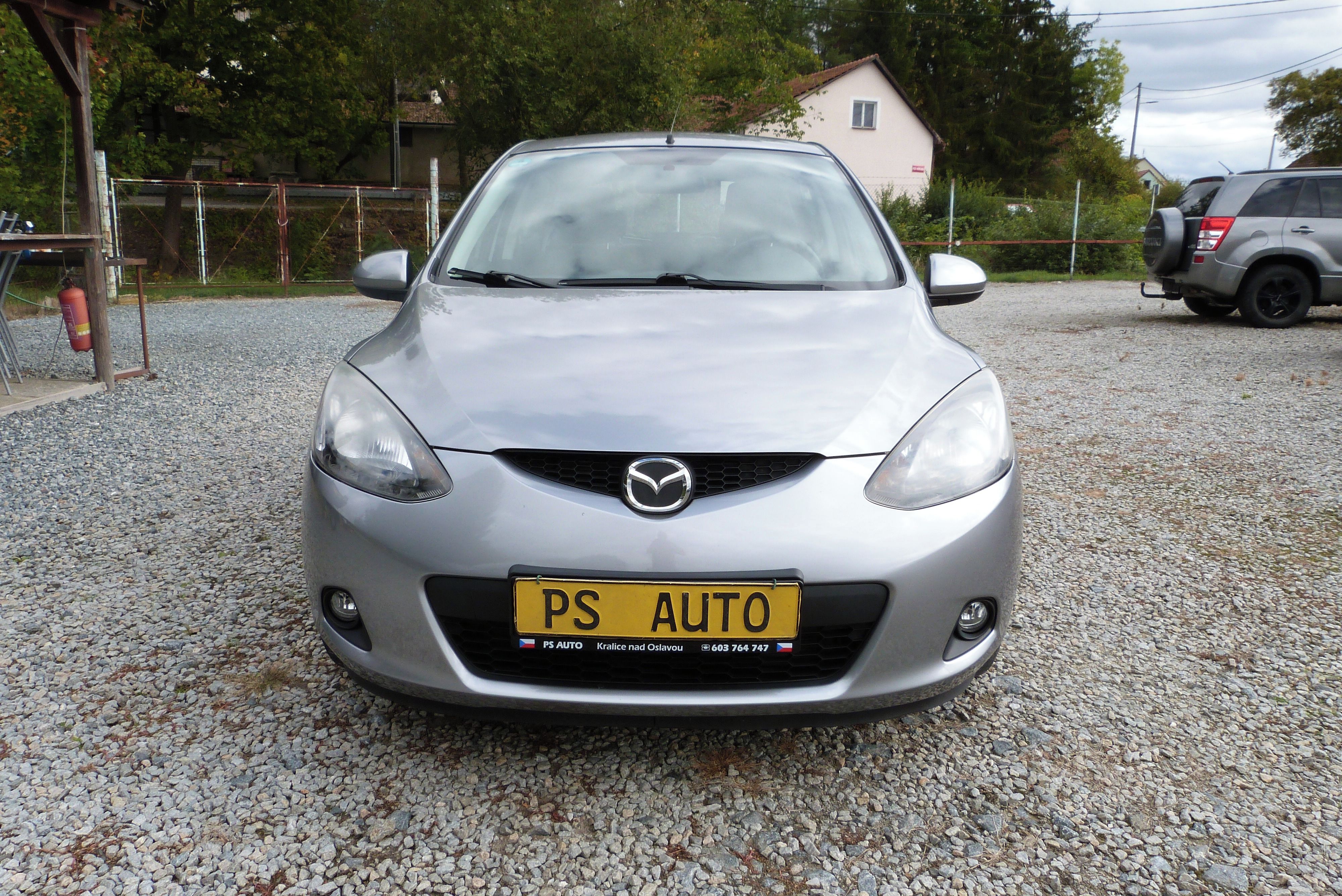 Mazda 2, 1.3i - fotka 3
