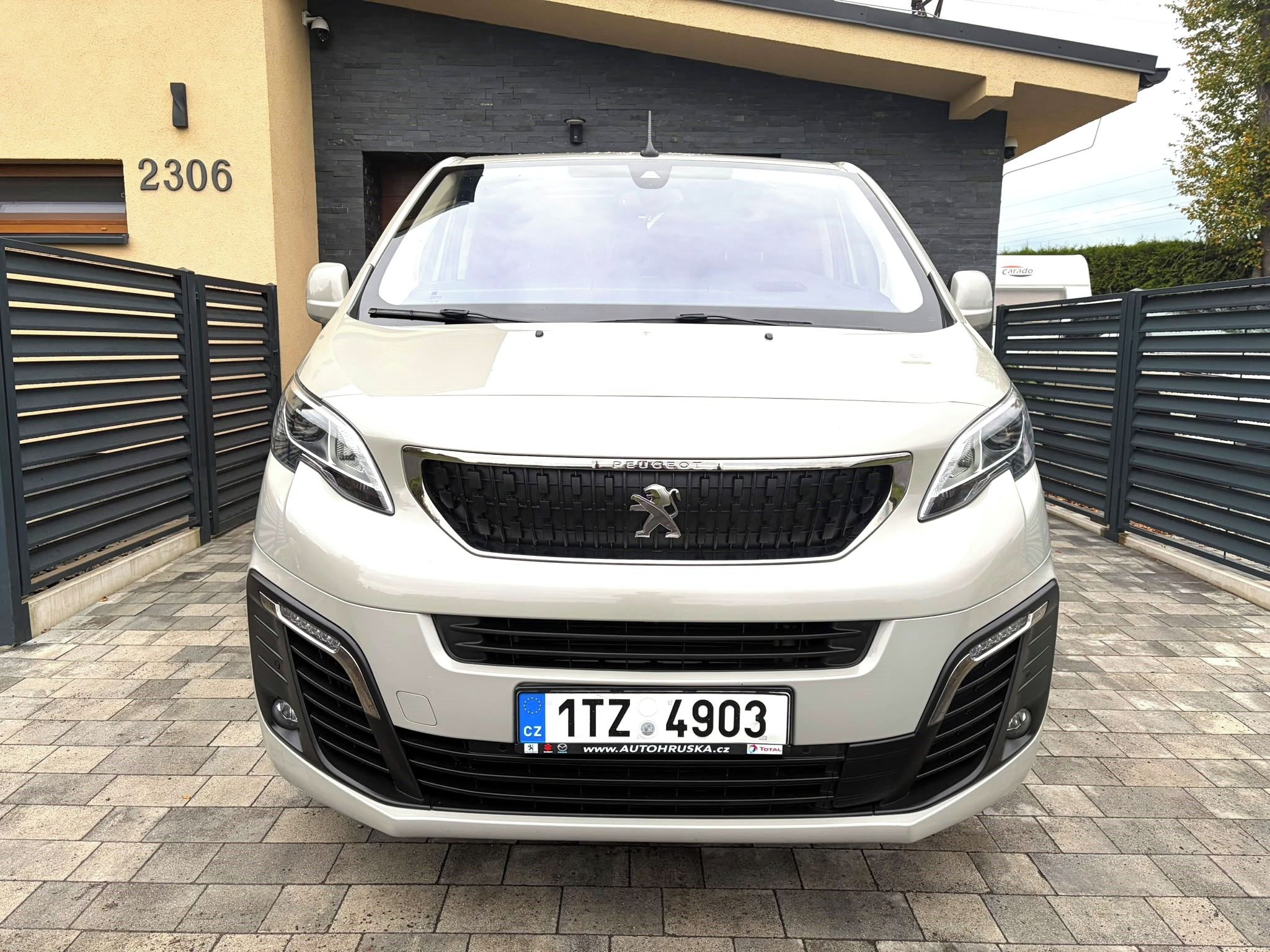 Peugeot Traveller, 2.0HDi 130Kw,2021,1.majitel,TZ - fotka 2
