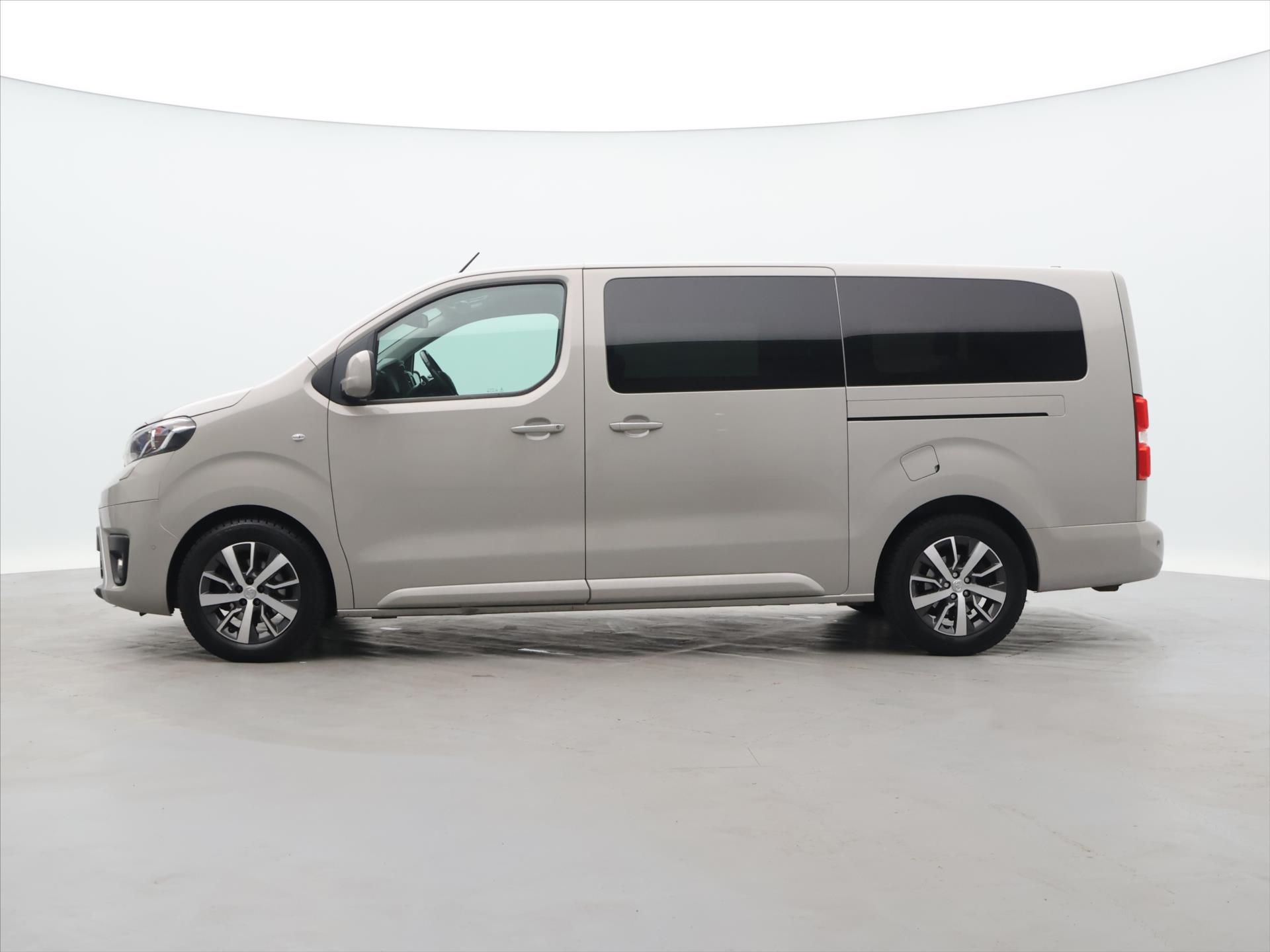 Toyota Proace, 2,0 D-4D 130kW VIP L2 CZ - fotka 4