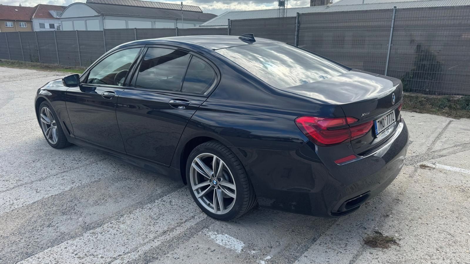 BMW Řada 7, 740d xDrive 235 kW - fotka 6