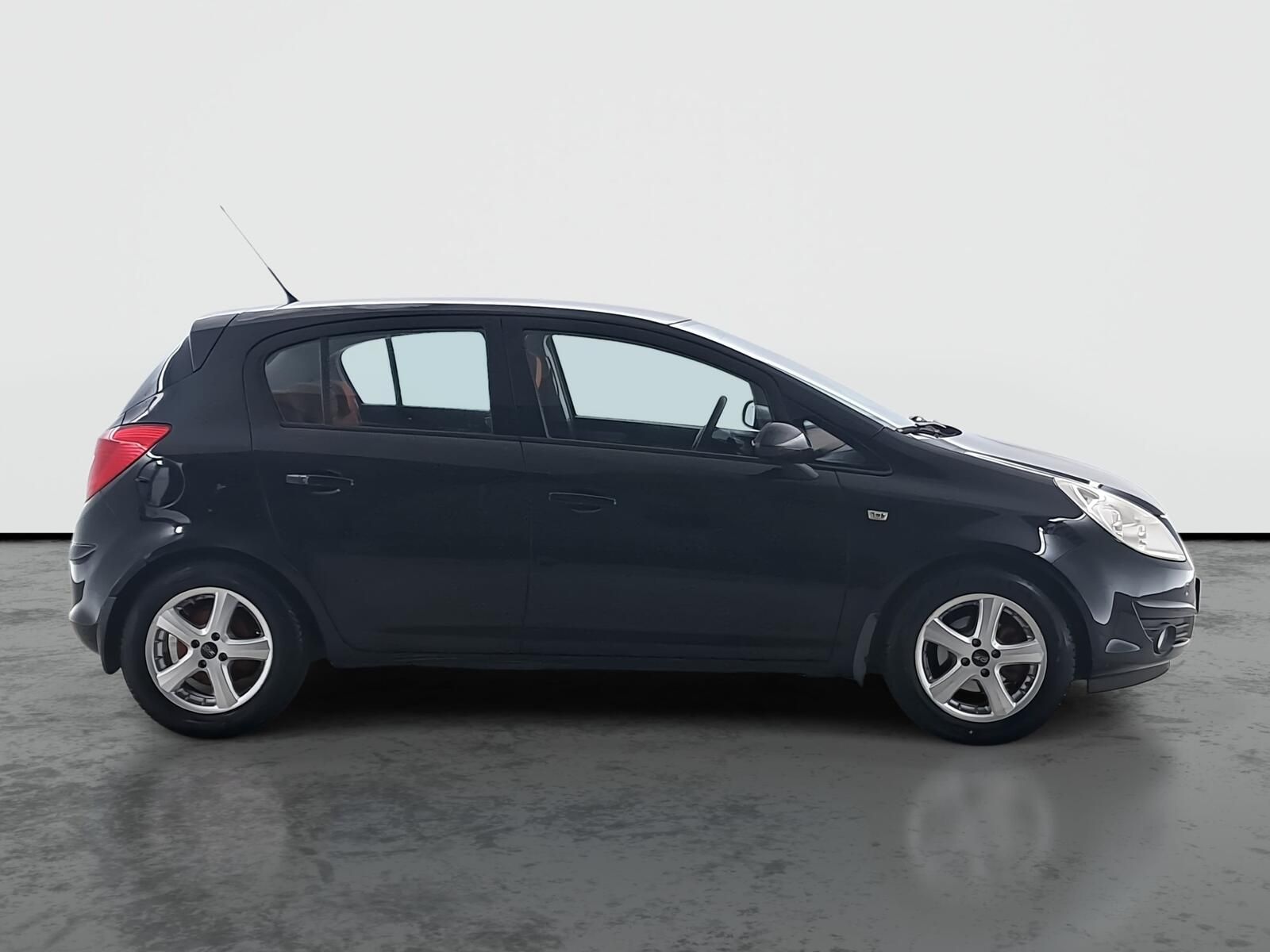 Opel Corsa, 1.2, po STK, Klima - fotka 6
