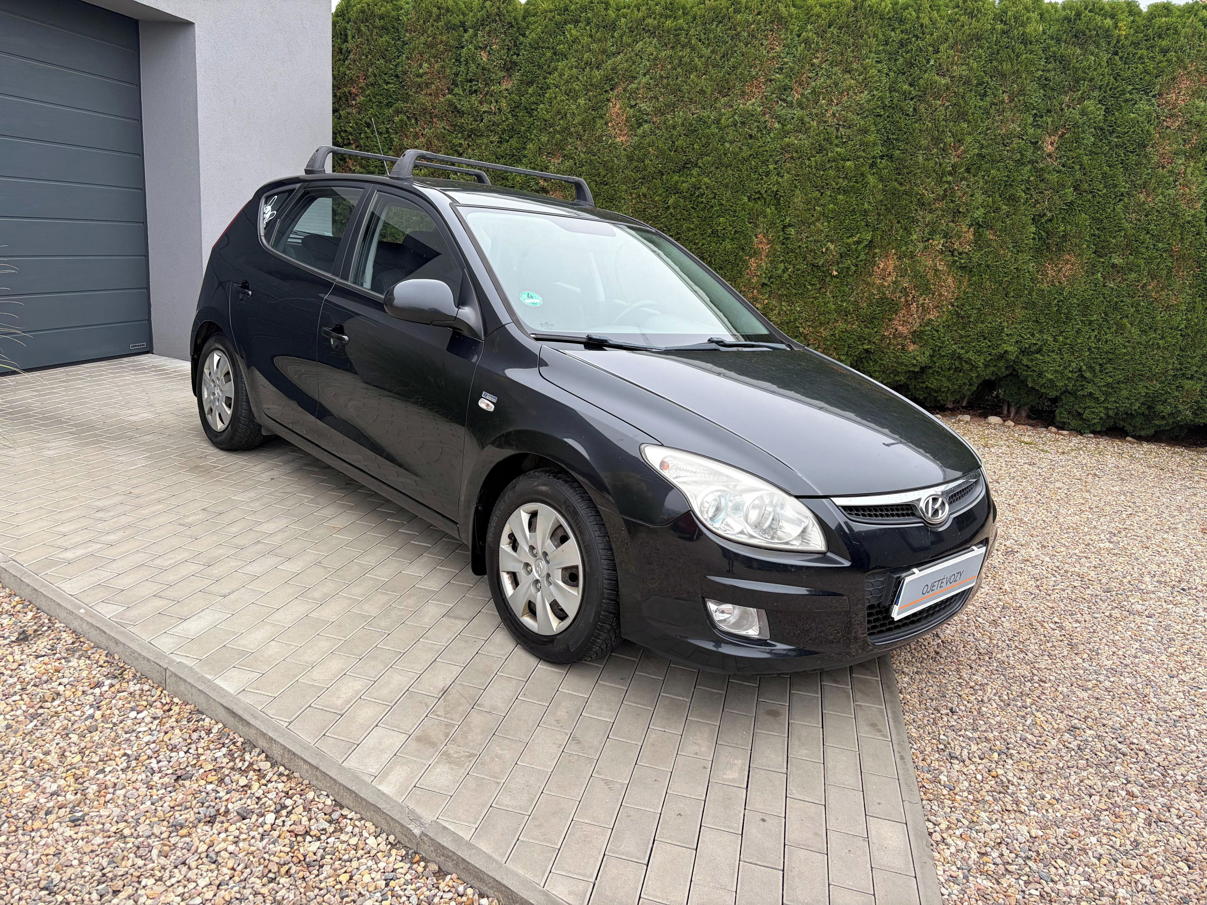 Hyundai i30, 1.6i 89kW, Digi klima, Po STK - fotka 3