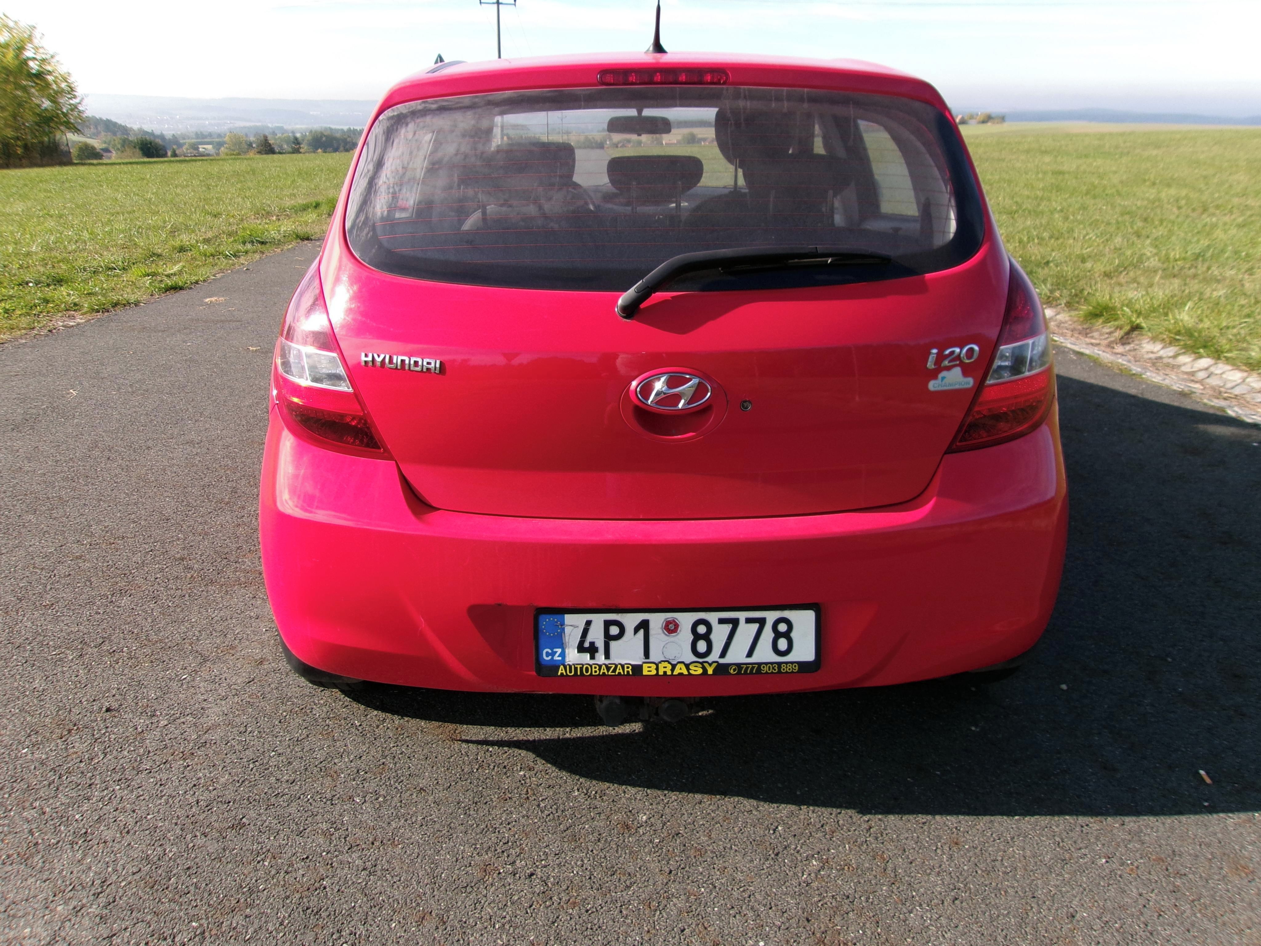 Hyundai i20, 1,2 85 000 KM 2 majitel - fotka 4