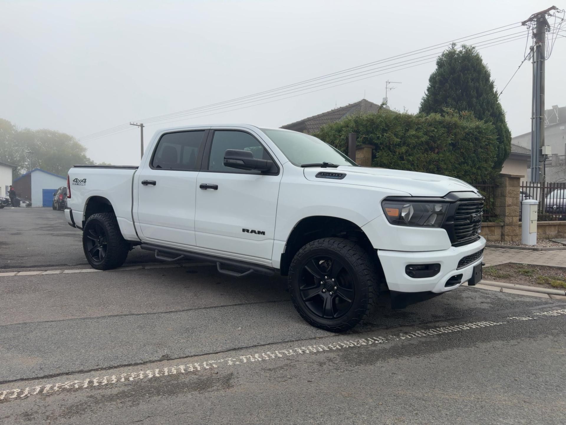 Dodge Ram 1500, Bighorn 5,7 Hemi Lonestar Crew