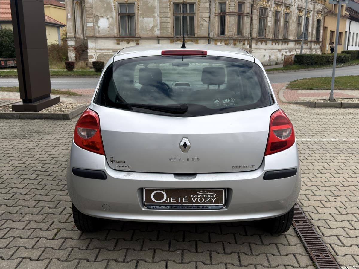 Renault Clio, 1,2 i, MT - fotka 6