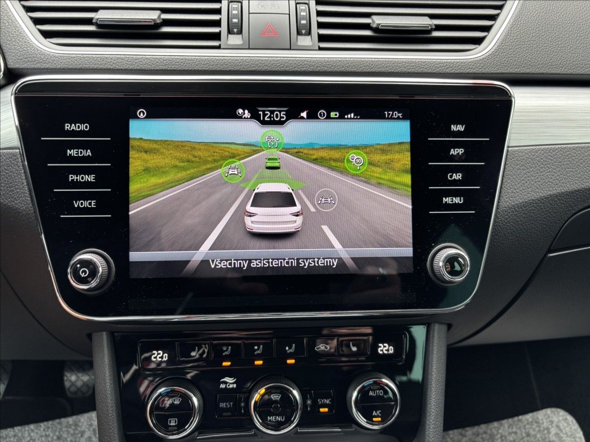 Škoda Superb, III Combi 2.0 TDi Style Navi - fotka 5