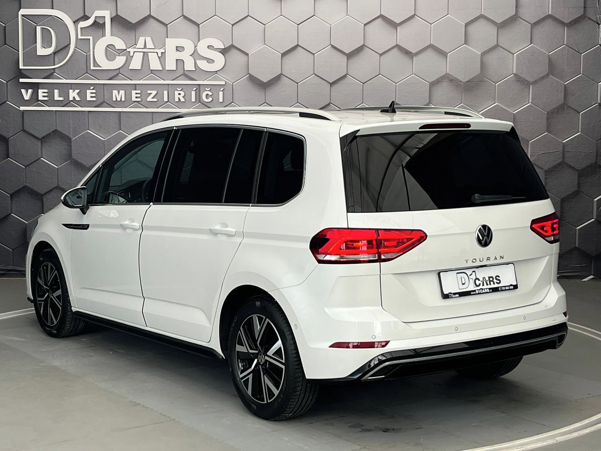 Volkswagen Touran, Highline 1.5TSI 110kW DSG - fotka 2