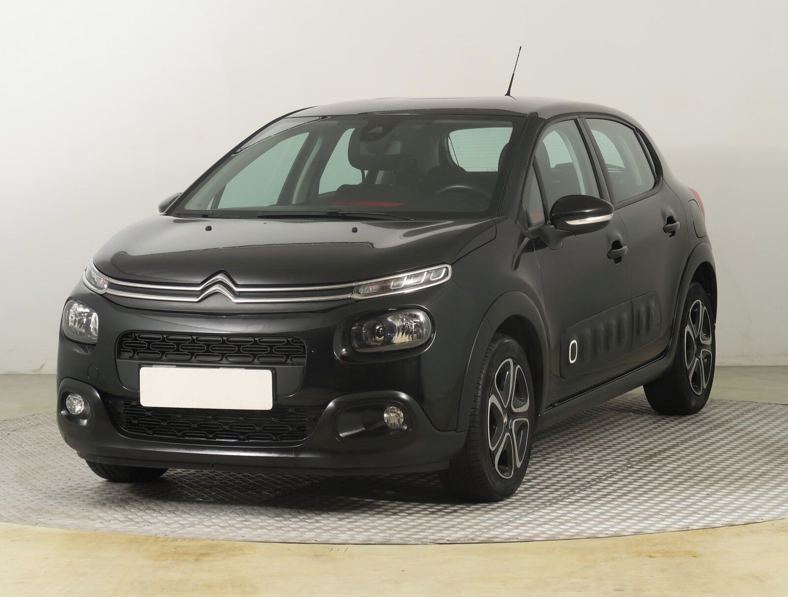 Citroën C3, 1.2 PureTech, ČR,1.maj - fotka 2