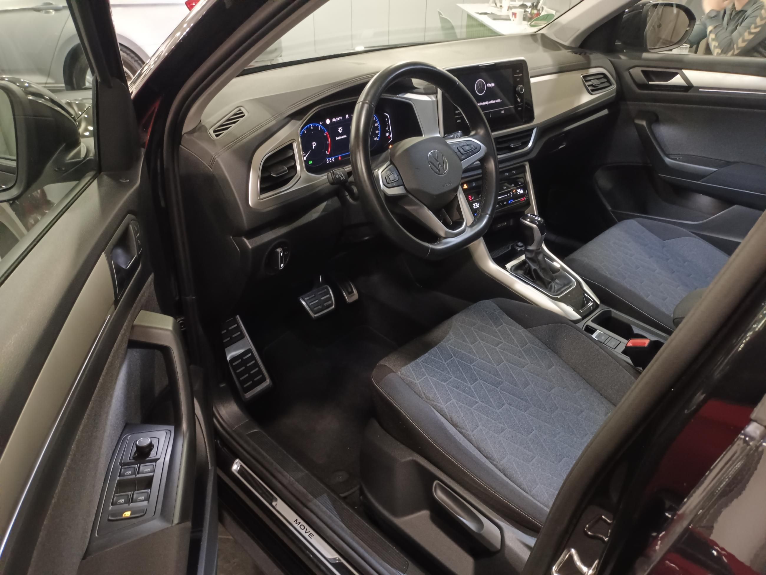 Volkswagen T-Roc, 1.5 TSI 110kW DSG / Tažné - fotka 5