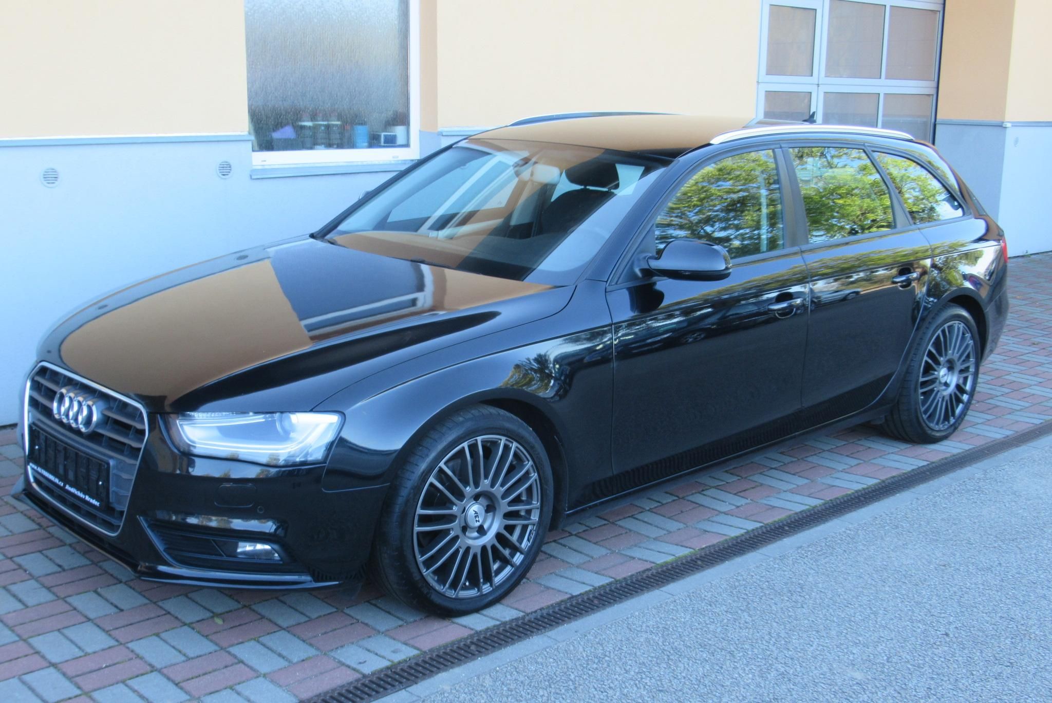 Audi A4 Avant, 2.0 TDI AUT. KLIMA  *AUTOMAT* - fotka 4