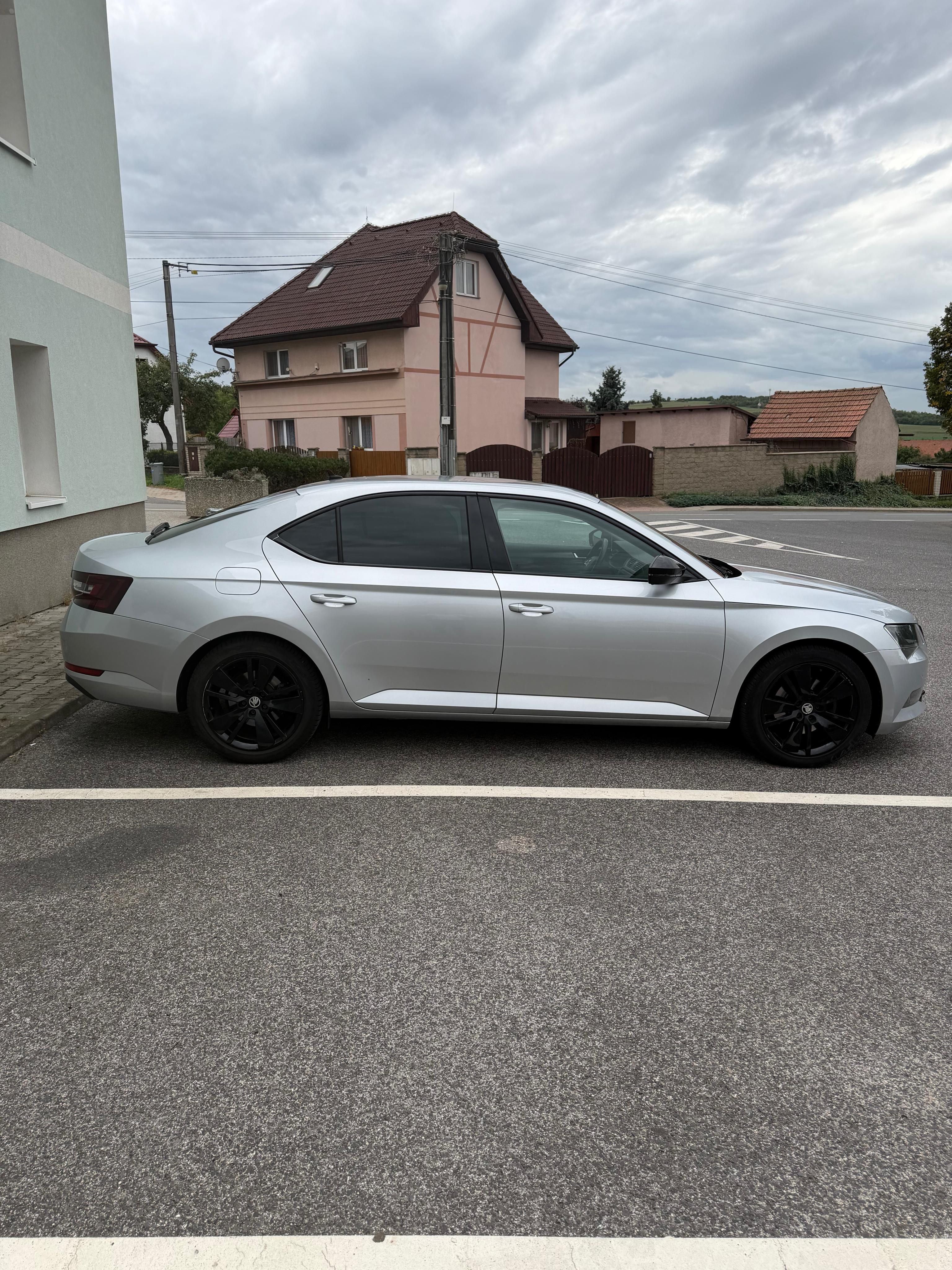 Škoda Superb - fotka 6
