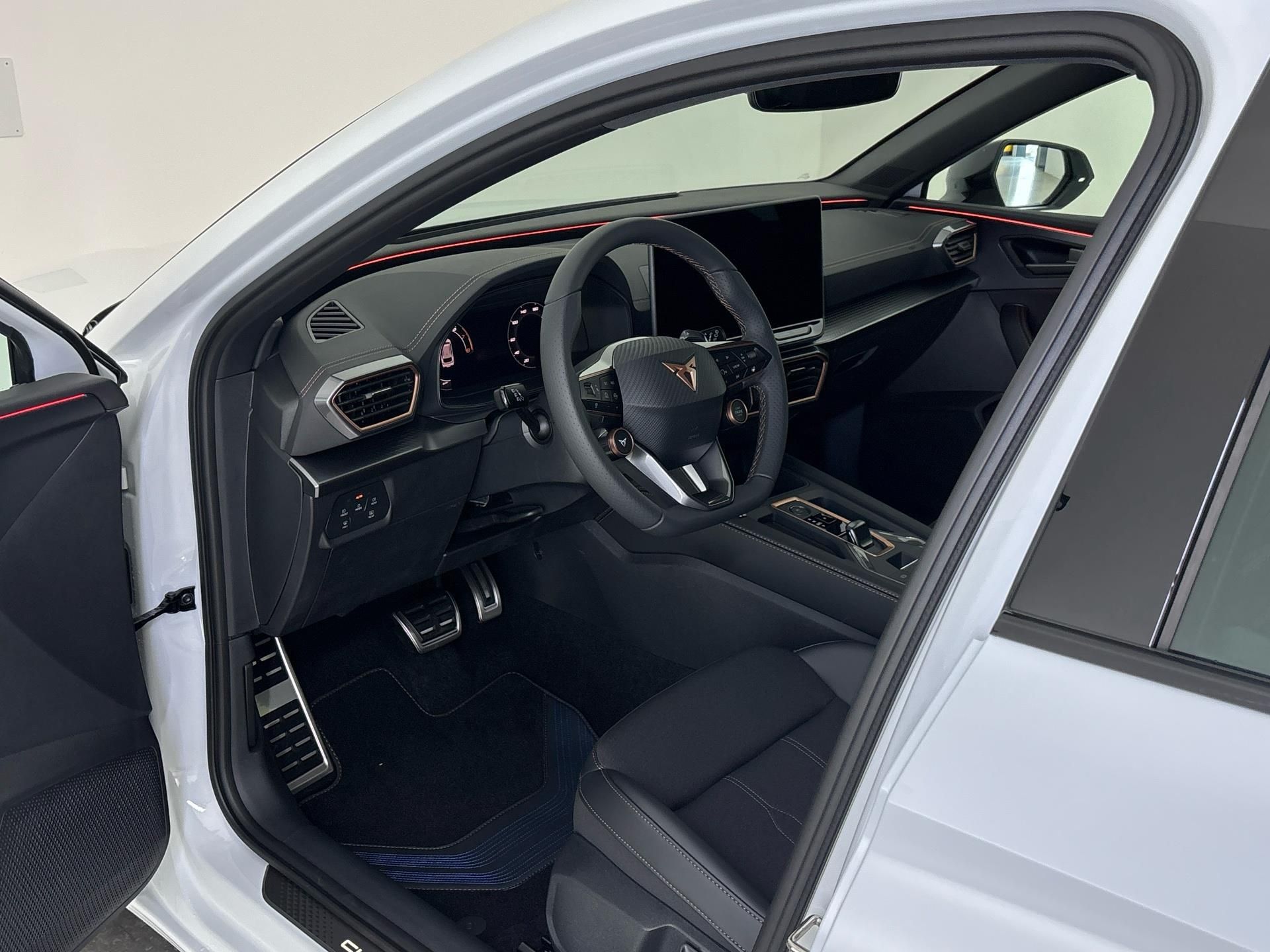 Cupra Leon, 1.5 eTSi / 110 kW - fotka 6