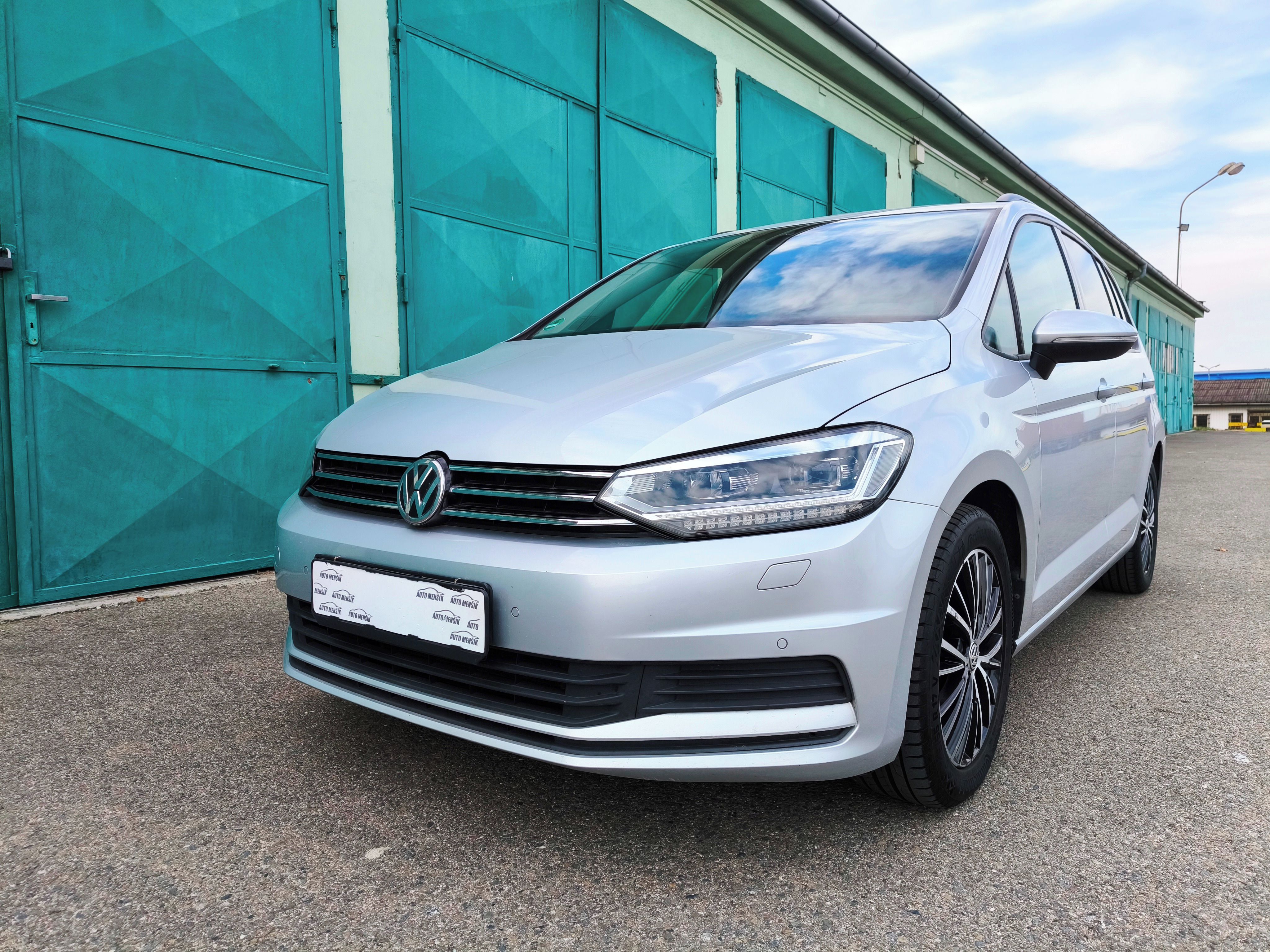 Volkswagen Touran, 2.0TDi/110kW DSG HIGHLINE - fotka 2