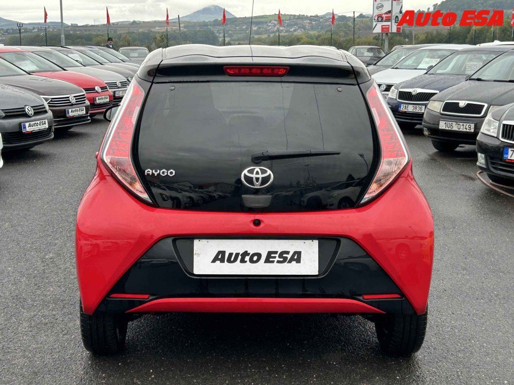 Toyota Aygo, 1.0i,ČR,AT,klima - fotka 5