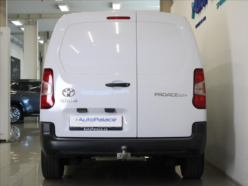 Toyota Proace, 1,5 D 75kW 75tkm. 1.maj.ČR - fotka 4