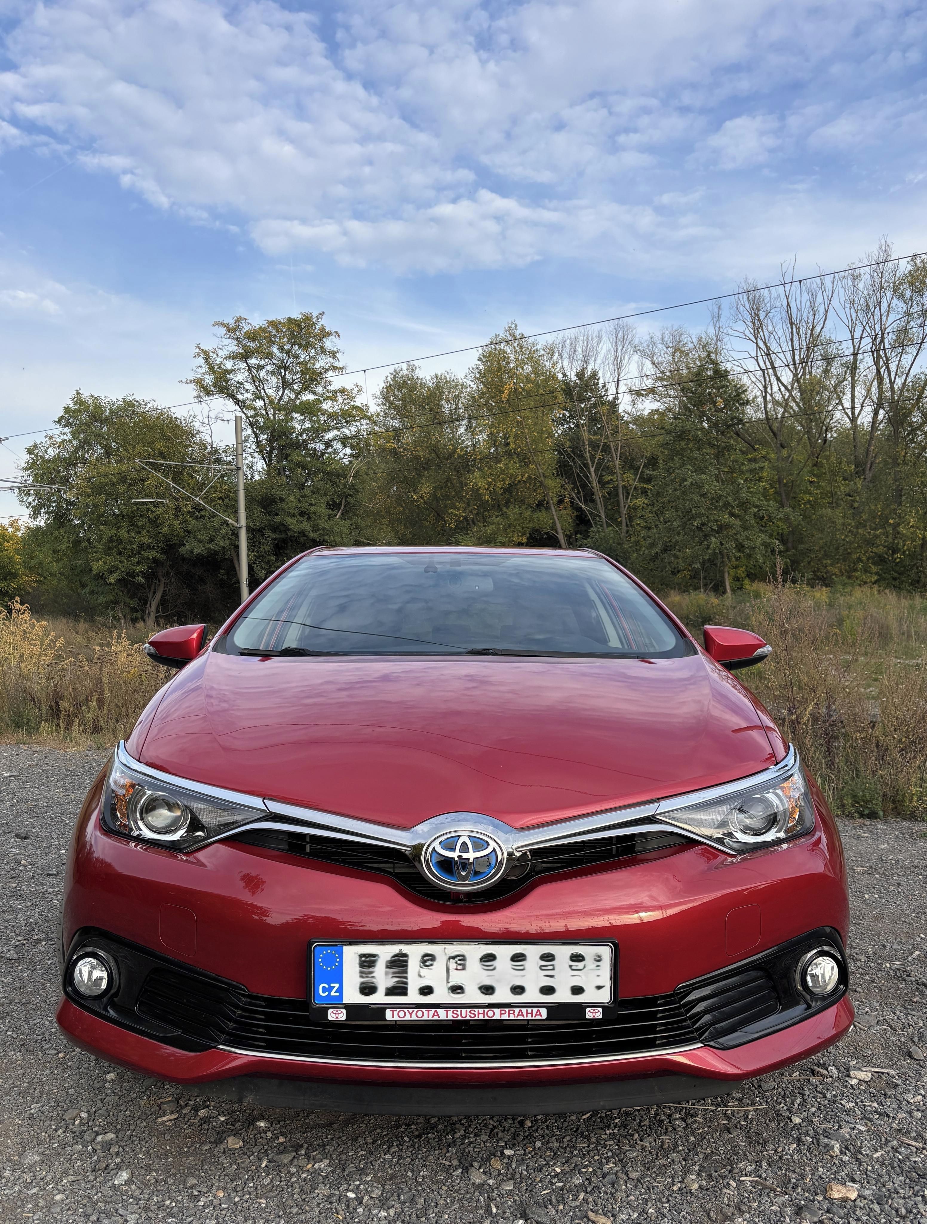 Toyota Auris, 1,8 Hybrid, AUT, 89tkm,2x kola - fotka 2
