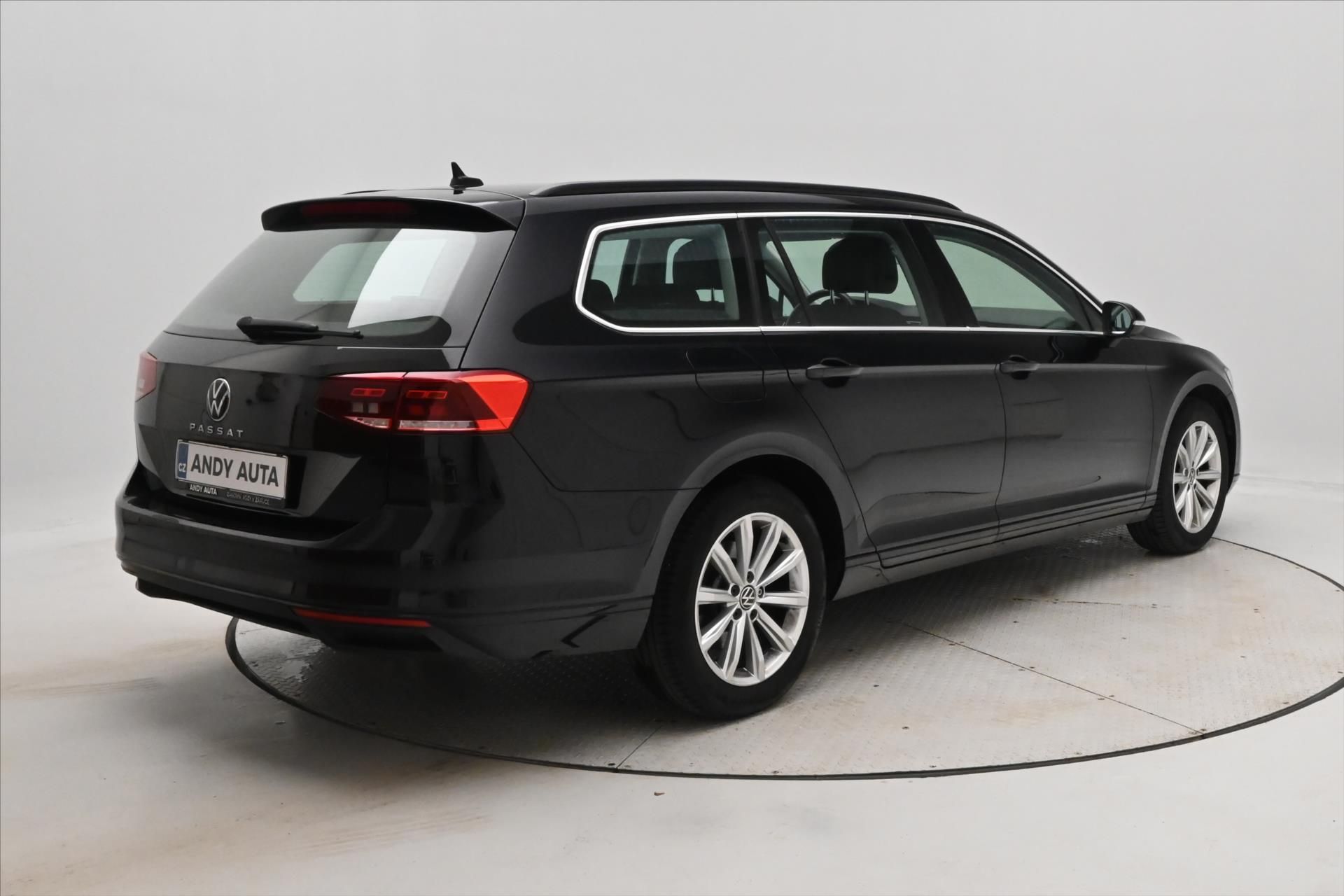 Volkswagen Passat, 1,5 TSI 110kW DSG Business Plu - fotka 5
