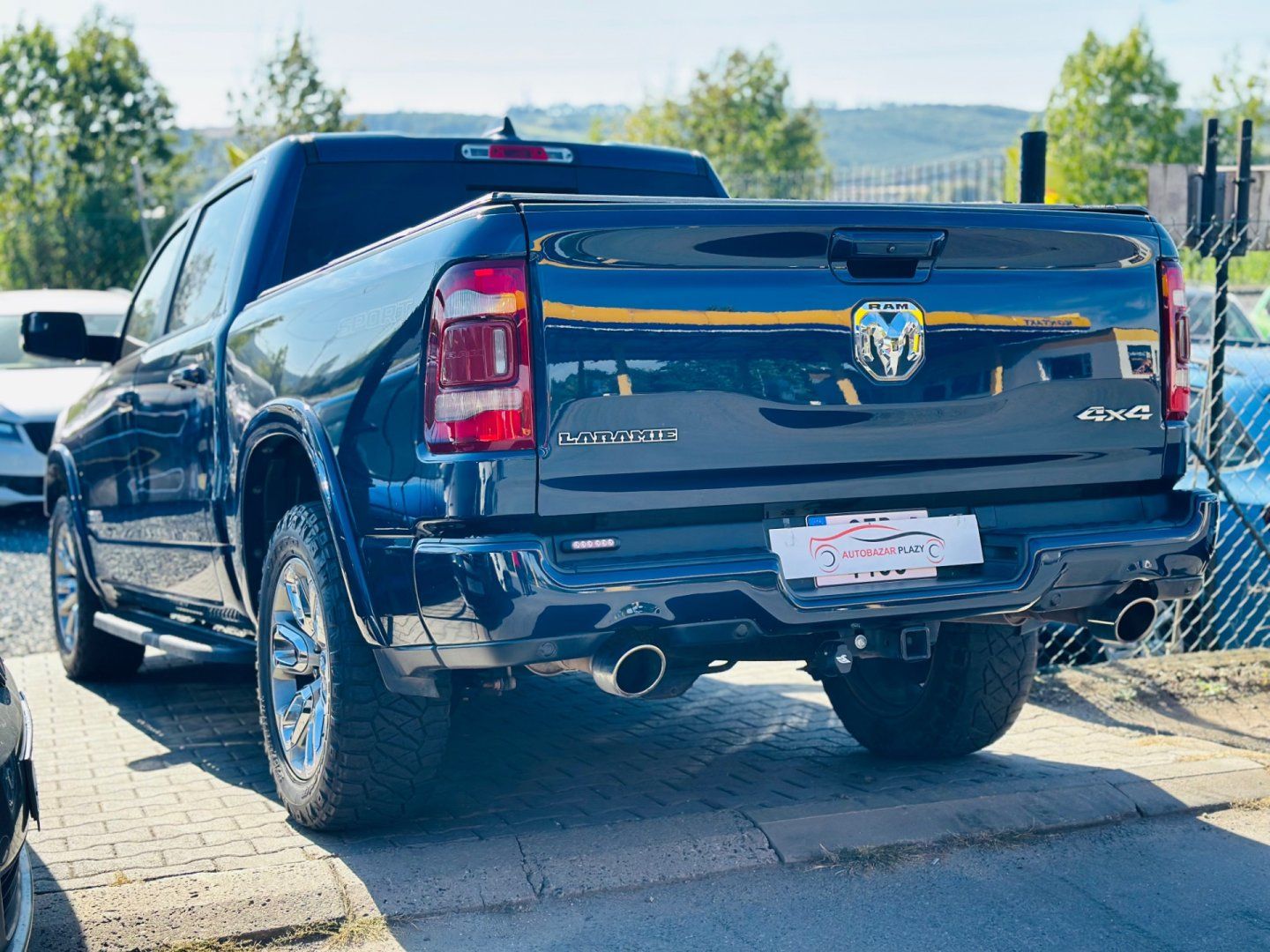 RAM 1500, 5.7HEMI V8 LARAMIE SPORT - fotka 4