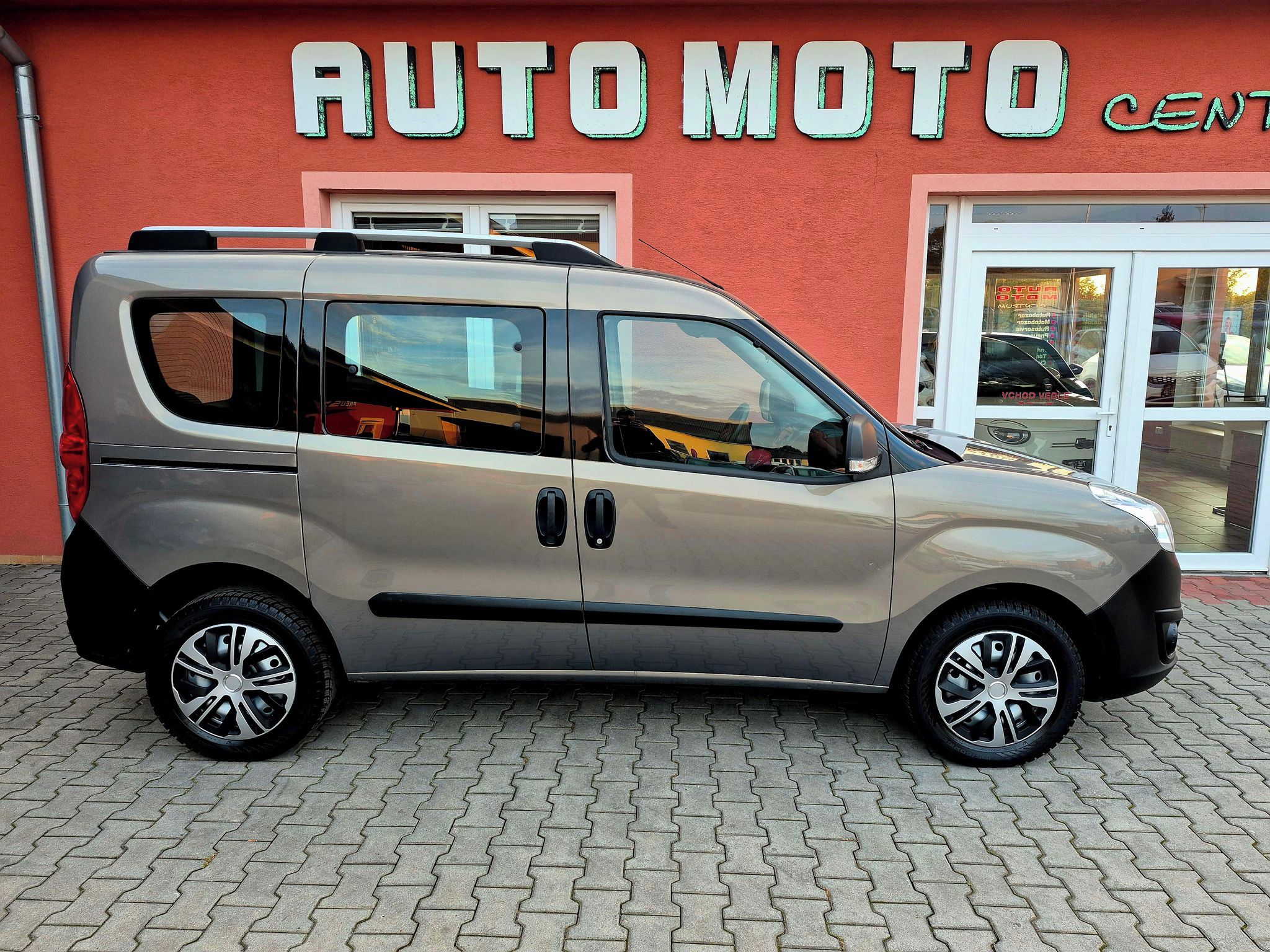 Opel Combo, 1.4 70kw Selection L1H1 N1 - fotka 5