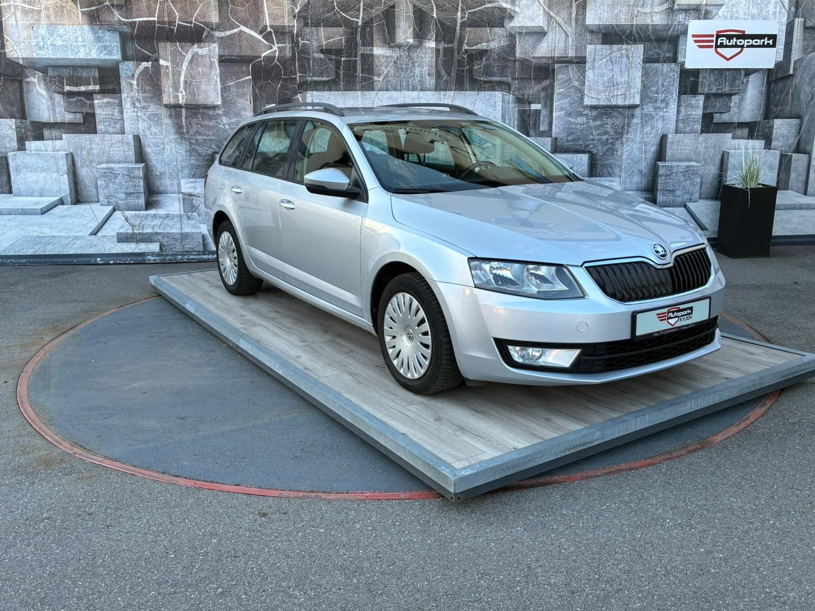 Škoda Octavia, 1.6TDi, 81KW, TEMP., VYHŘ. SED