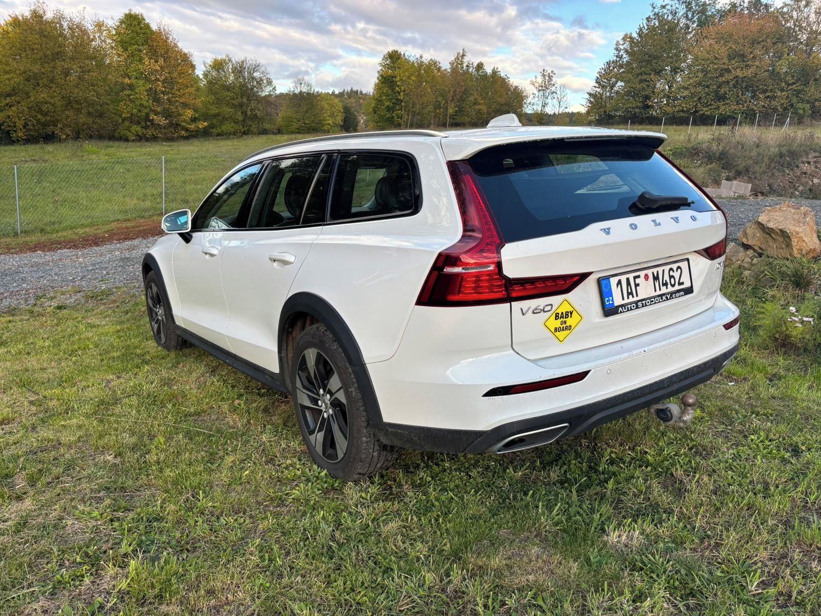 Volvo V60, CC 4x4, nová STK, prav. servis - fotka 4