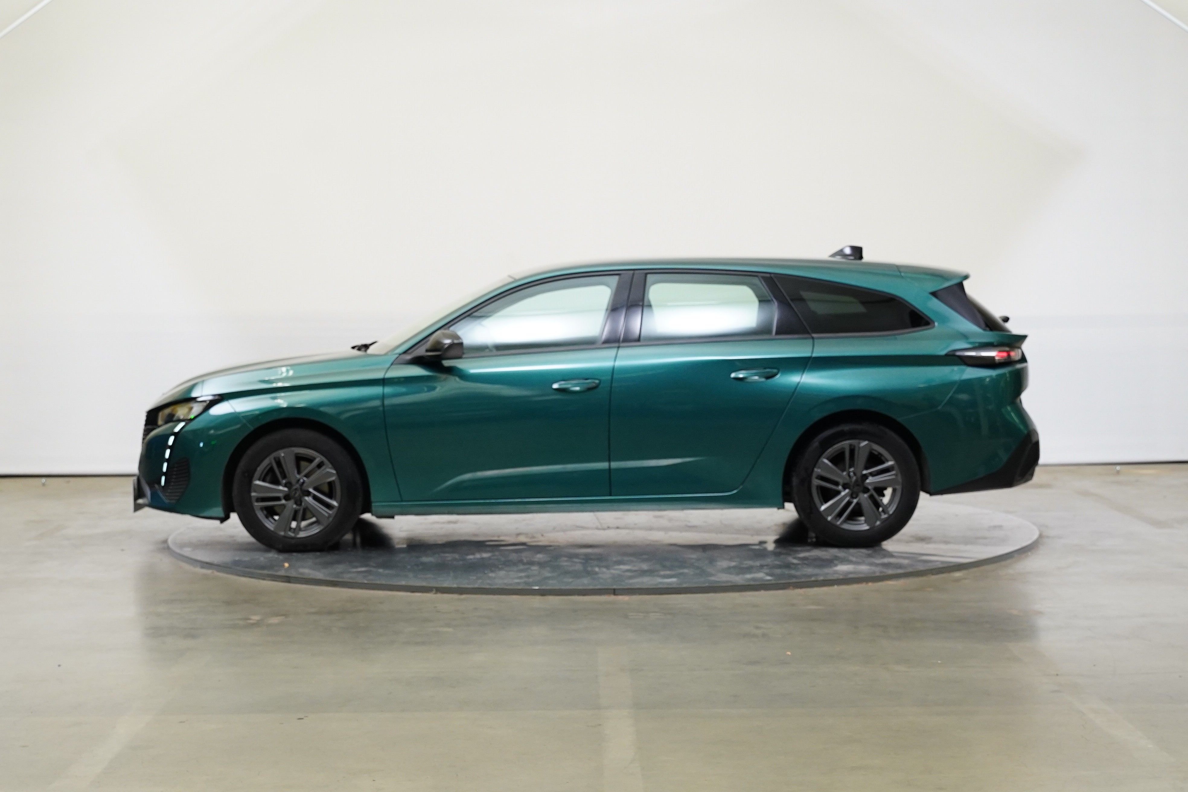 Peugeot 308, 1.5 BlueHDI 96 kW Active Pack - fotka 3