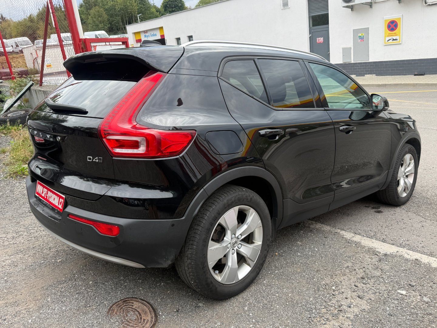 Volvo XC40, D4 Momentum - fotka 4