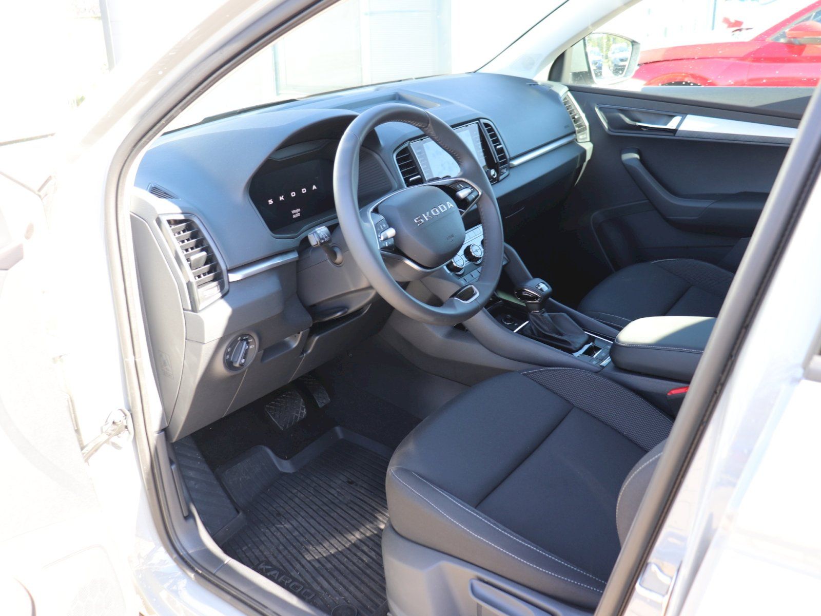Škoda Karoq, Karoq Selection 1.5 TSI 110 kW - fotka 6