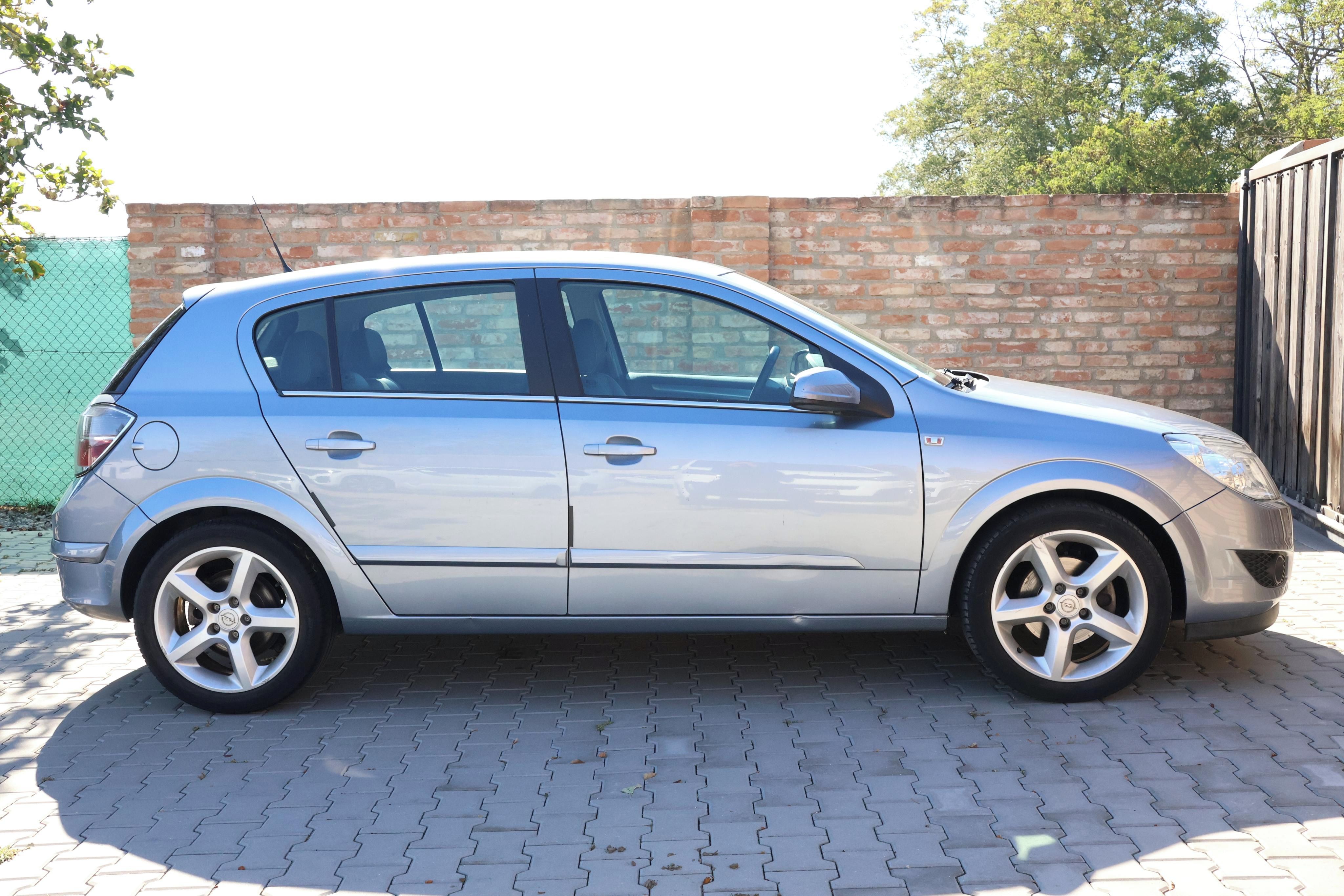 Opel Astra, 1.6 85kW 146.000km 2Maj - fotka 5