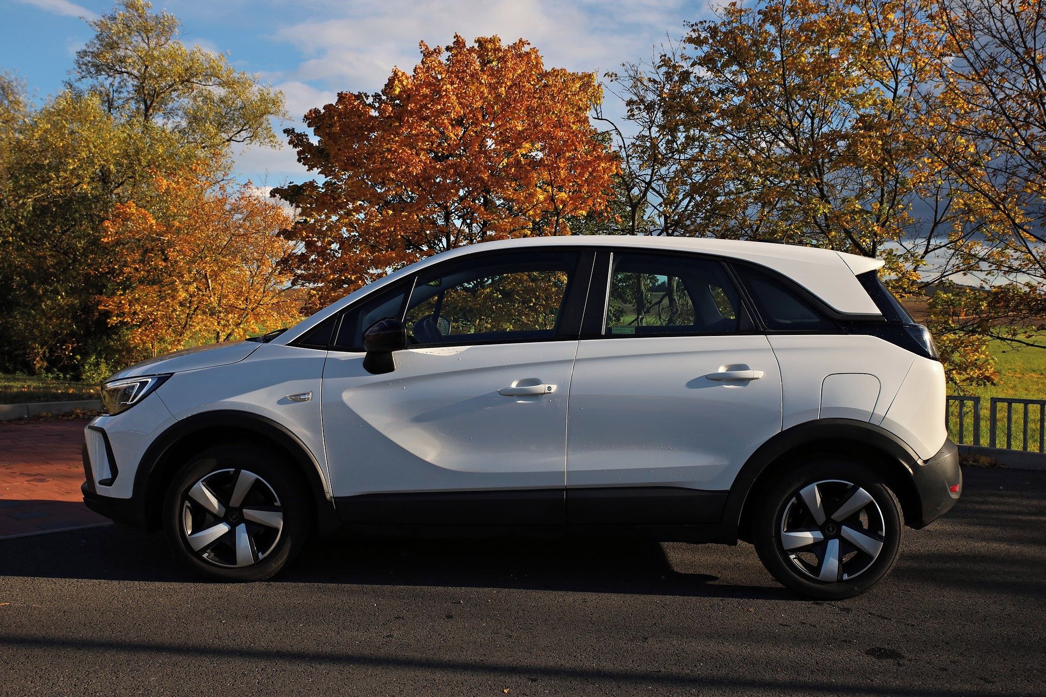 Opel Crossland, 1.2T 81kW Edition, ČR, 1.maj. - fotka 2