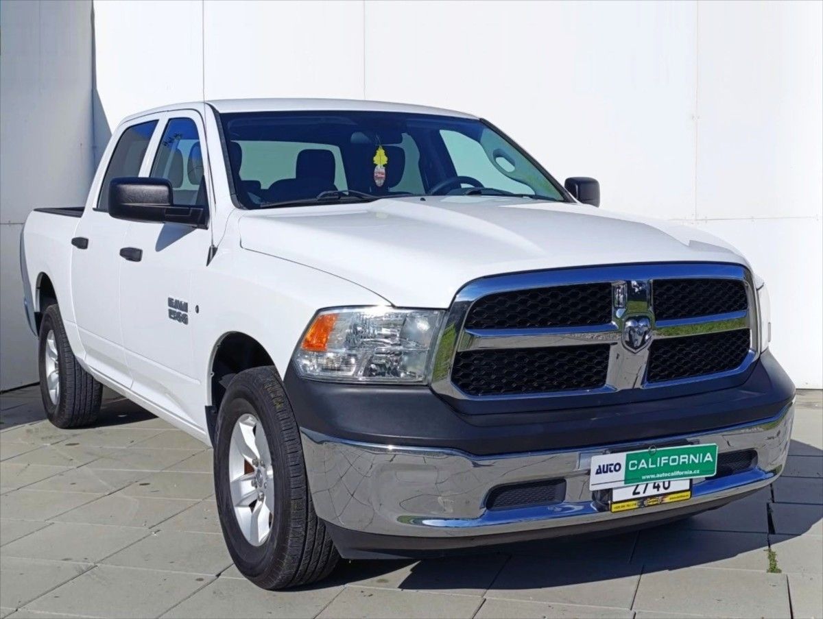 Dodge Ram 1500, 3,6 i 4x4 Automat 6míst Tažné - fotka 4