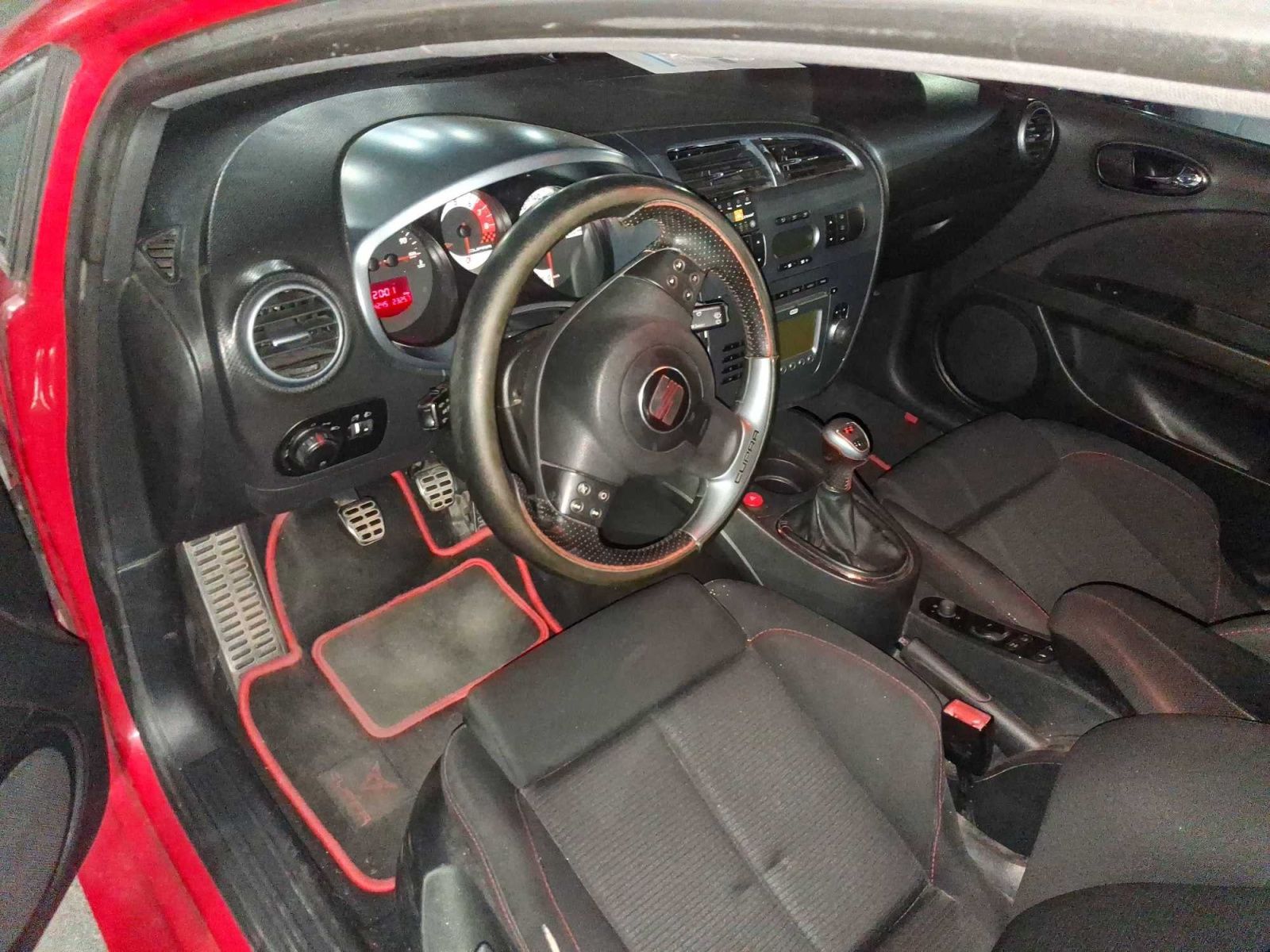 Seat Leon, 2.0 TSI Cupra, po STK - fotka 3