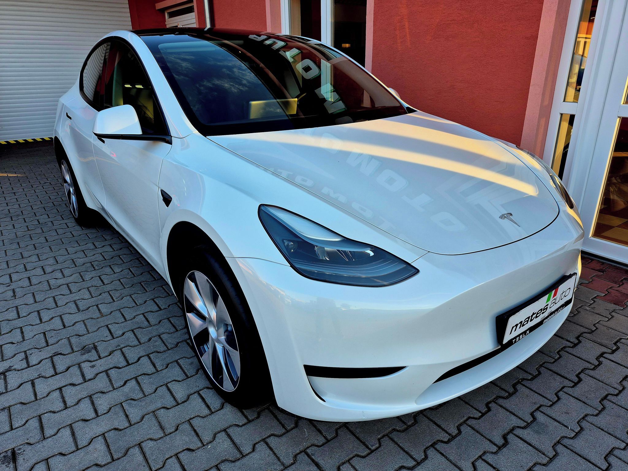 Tesla Model Y, Standard Range Plus 235kw SOH - fotka 4