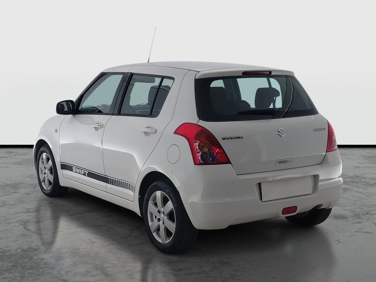 Suzuki Swift, 1.3, Serv.kniha, po STK - fotka 4