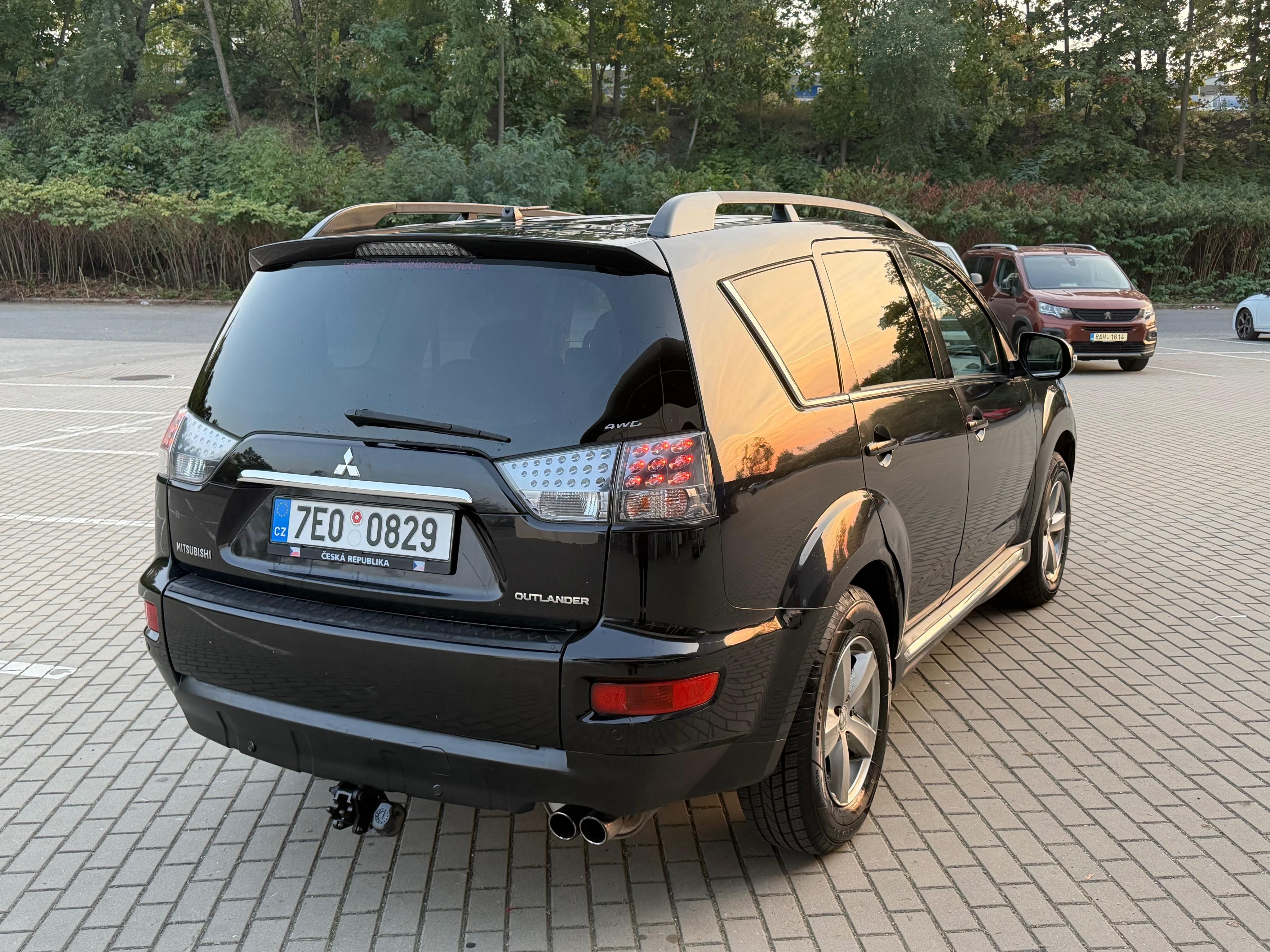 Mitsubishi Outlander, 2.2DI-D,130kw 4x4 7 míst Tažné - fotka 5