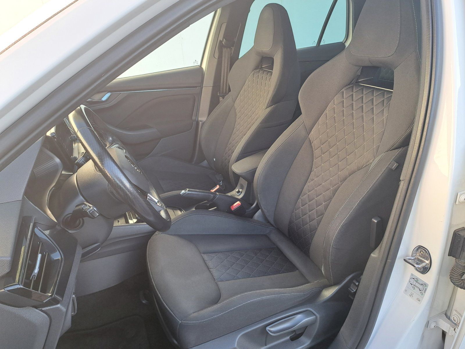 Škoda Scala, 1,5TSI 110kW DSG Style Dynamic - fotka 6