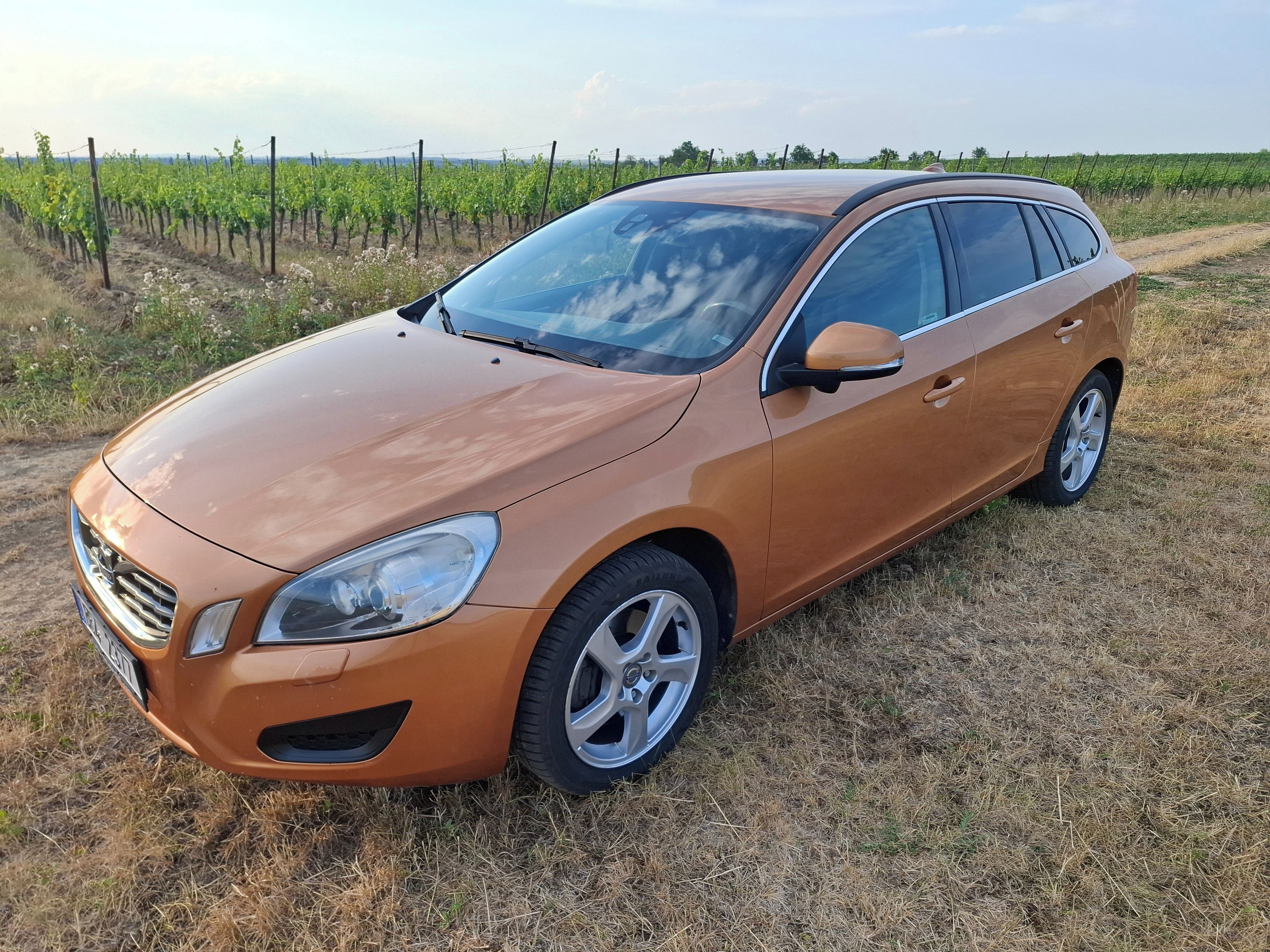 Volvo V60, V60 T5 240k adaptivní tempomat - fotka 2