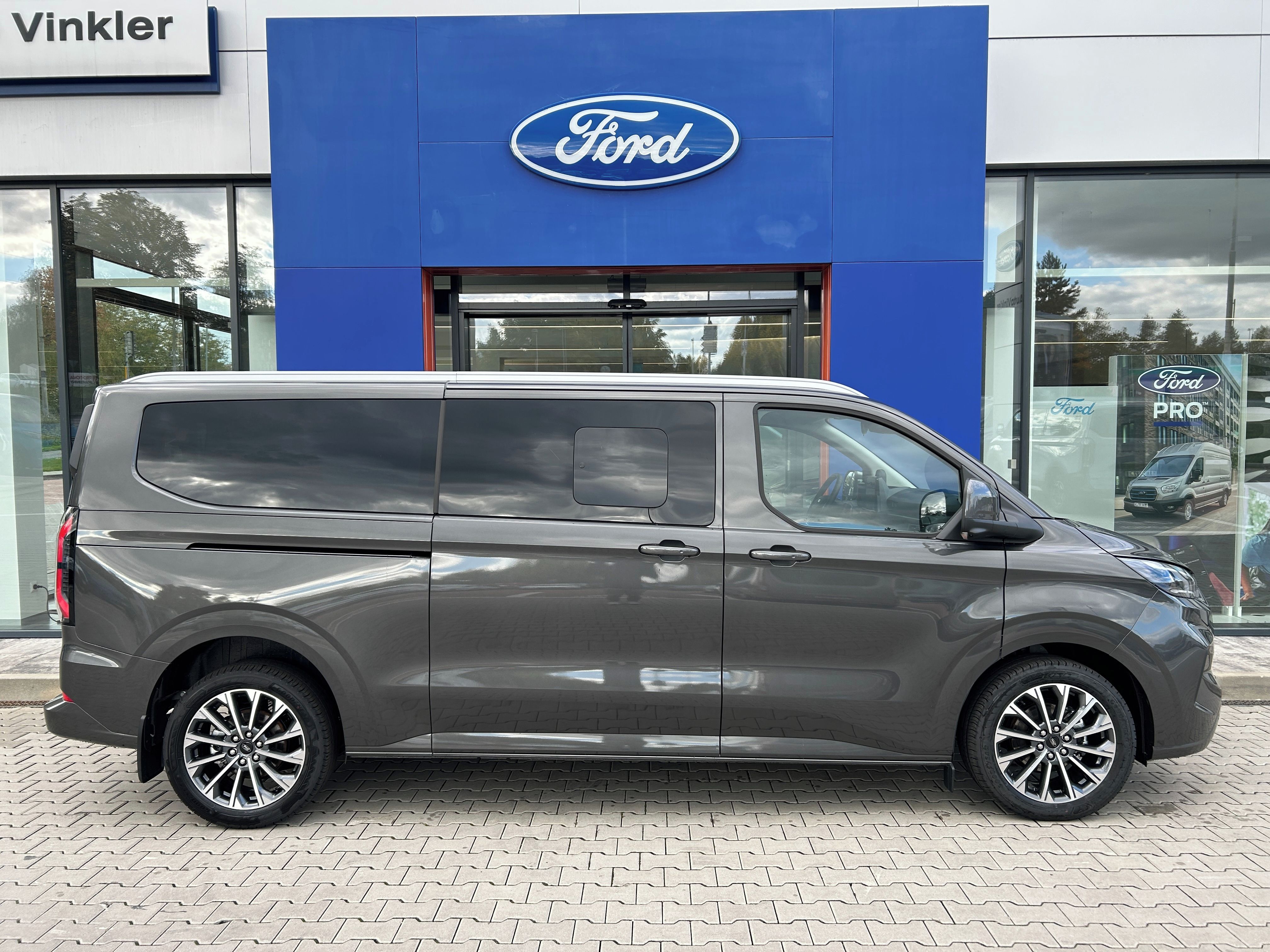 Ford Tourneo Custom, Titanium X L2 2.0EcoBlue 125kW - fotka 4
