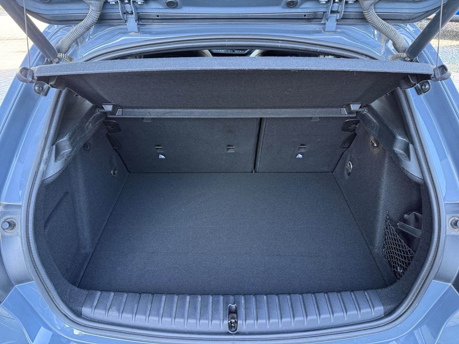 BMW Řada 1, 120d 140kW CZ DPH - fotka 6