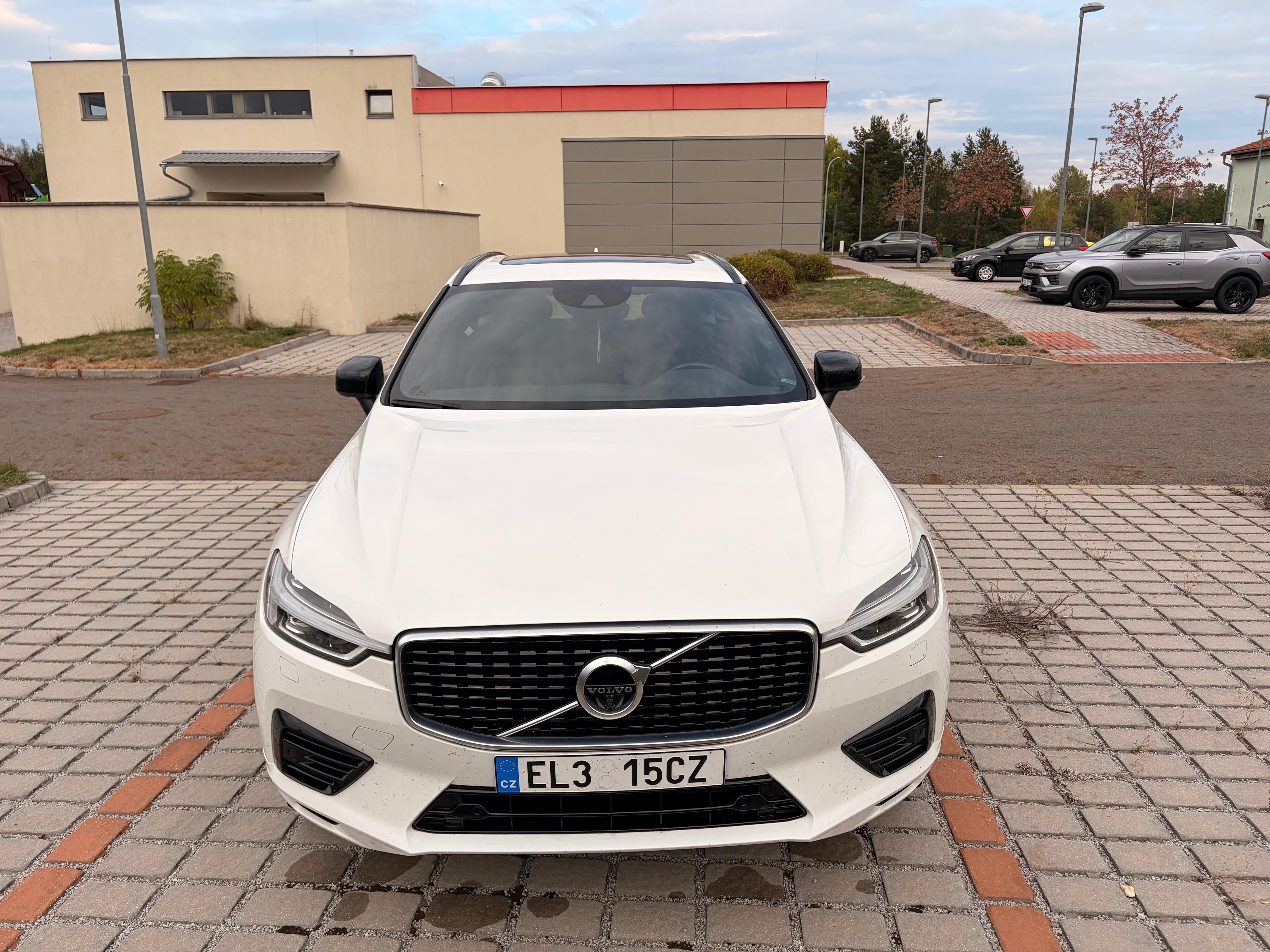 Volvo XC60, T8 R-Design plug-in (2020)