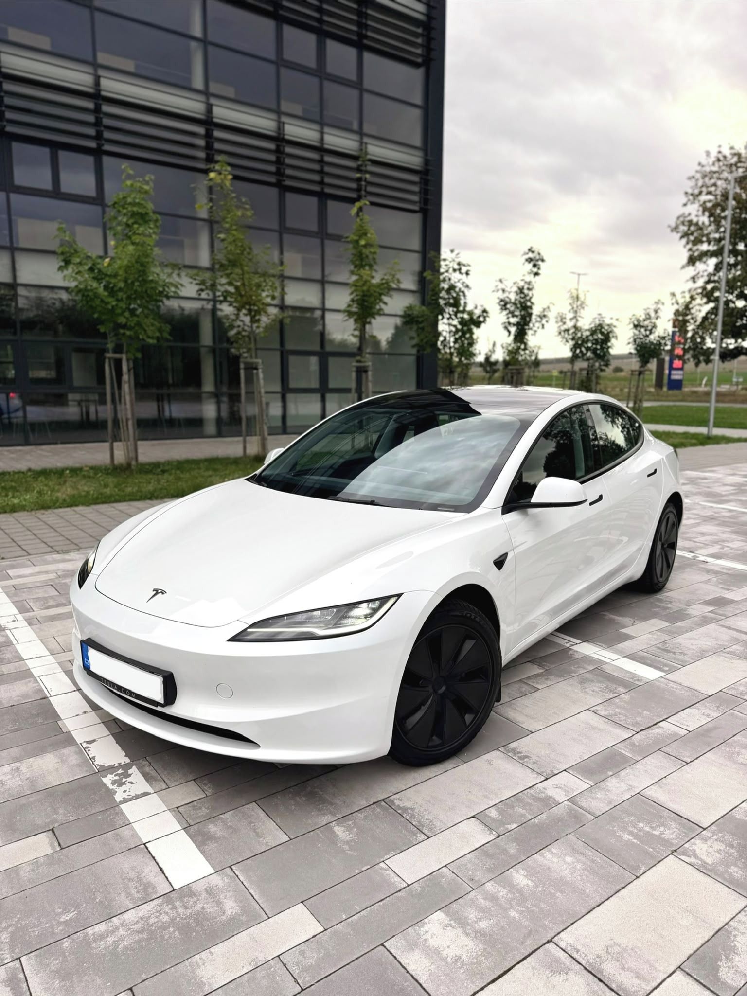 Tesla Model 3, Highland DPH