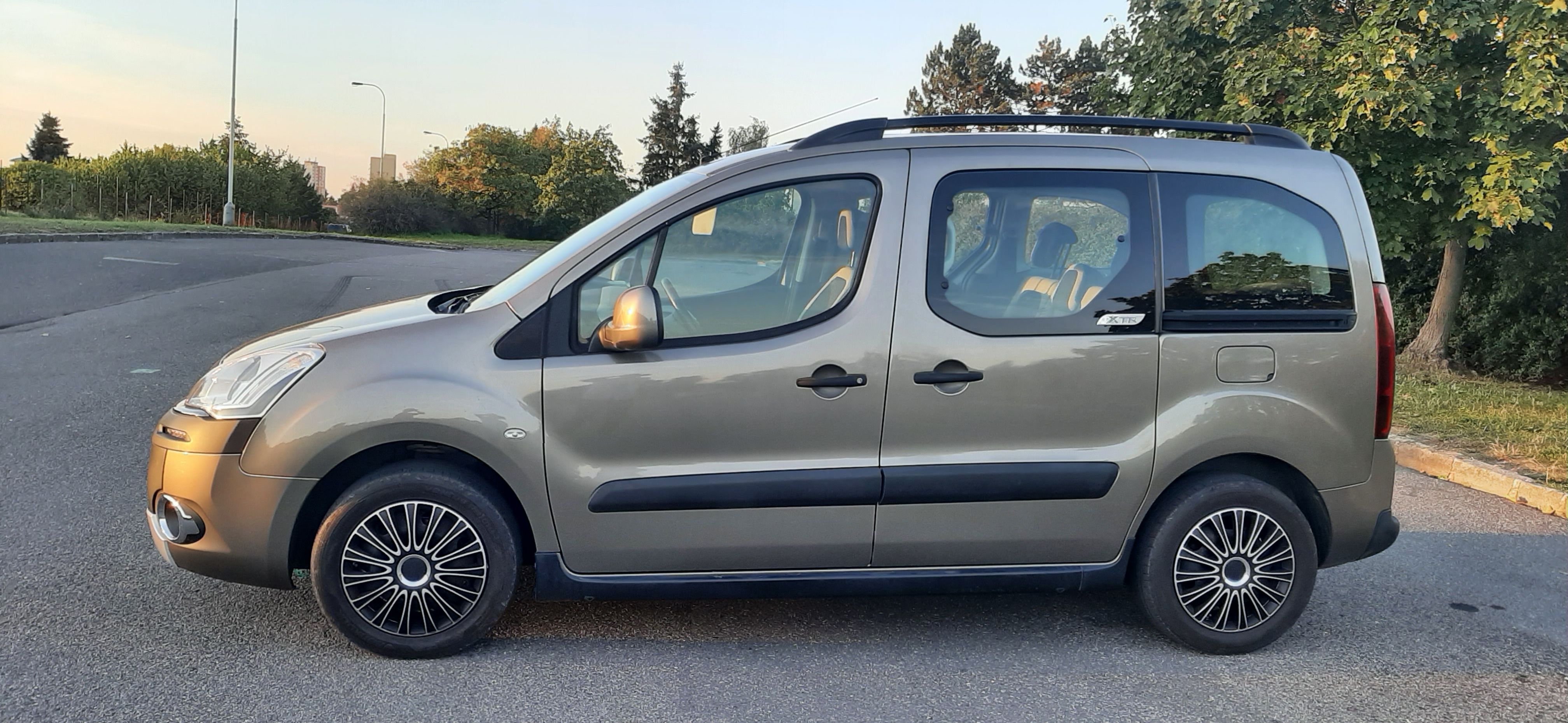 Citroën Berlingo, XTR 1.6 HDi 84Kw - servis ČR - fotka 4