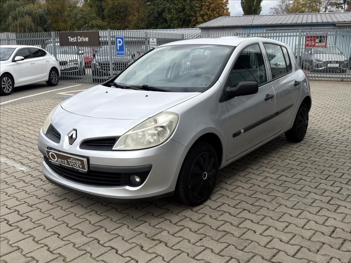Renault Clio, 1,2 i, MT - fotka 4