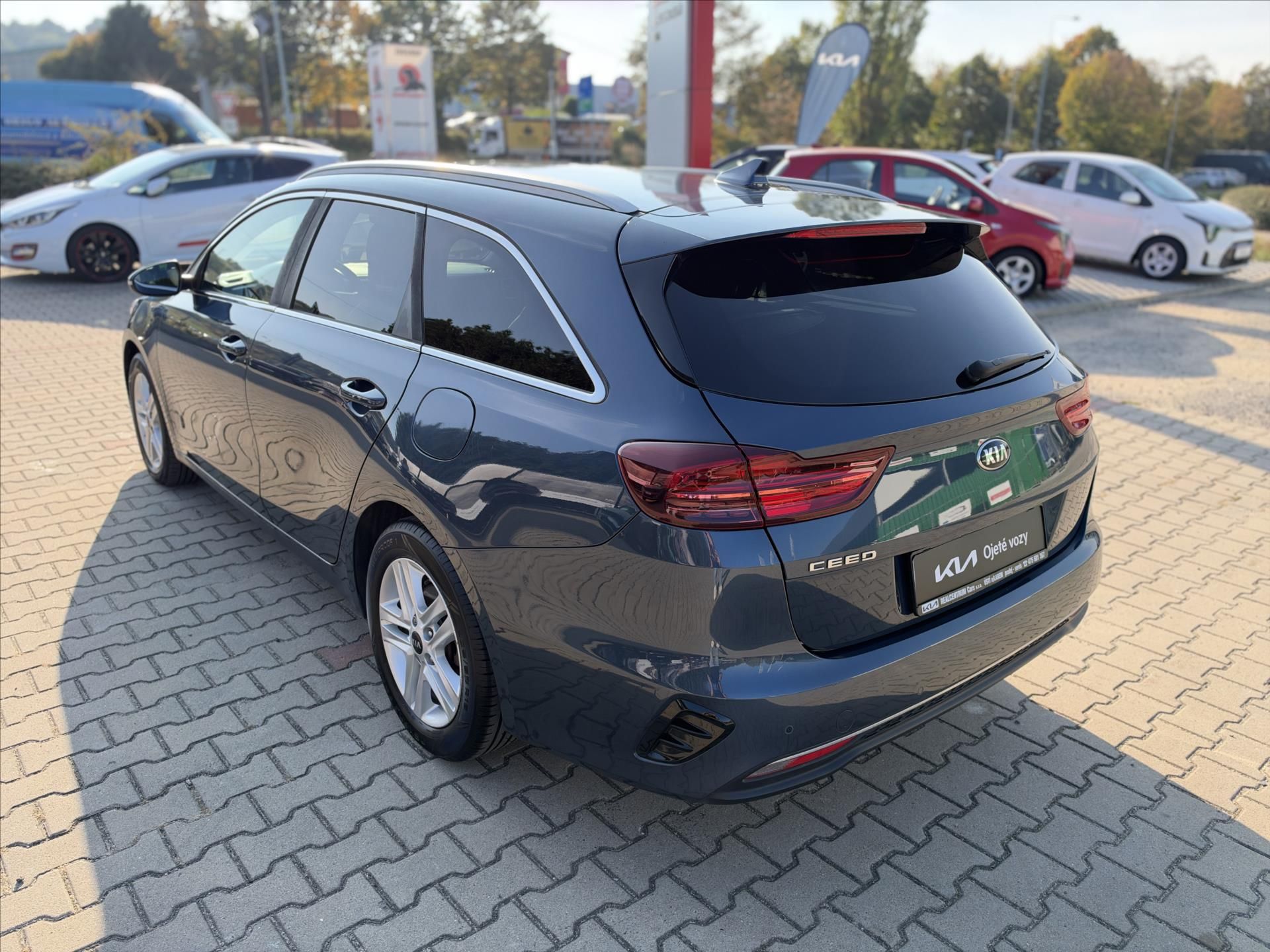 Kia Cee´d, 1,4 T-GDI Exclusive + NAVI  SW - fotka 5