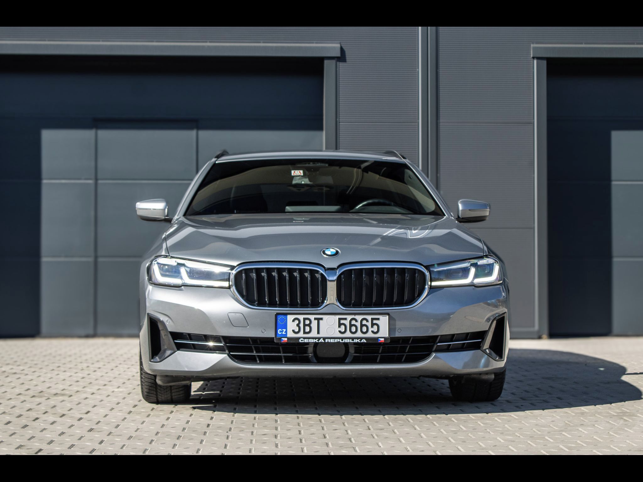 BMW Řada 5, 530d LCI 210kW, 48V - fotka 2