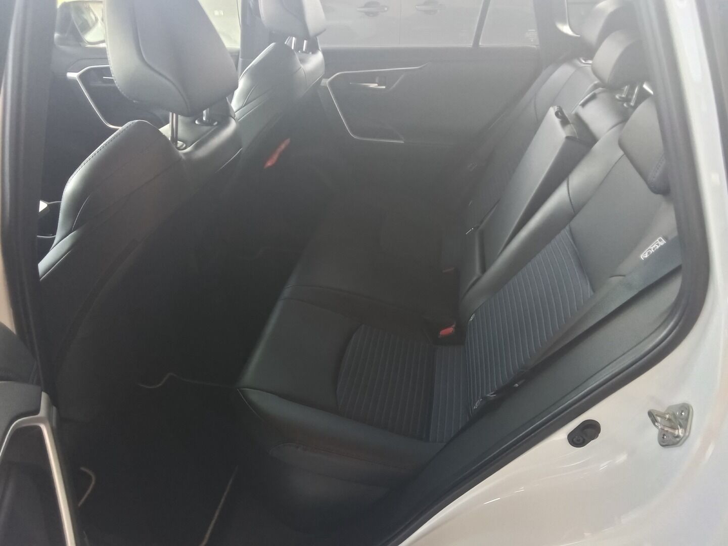 Toyota Rav4, 2.5HEV 131KW 4x4 Selection - fotka 6