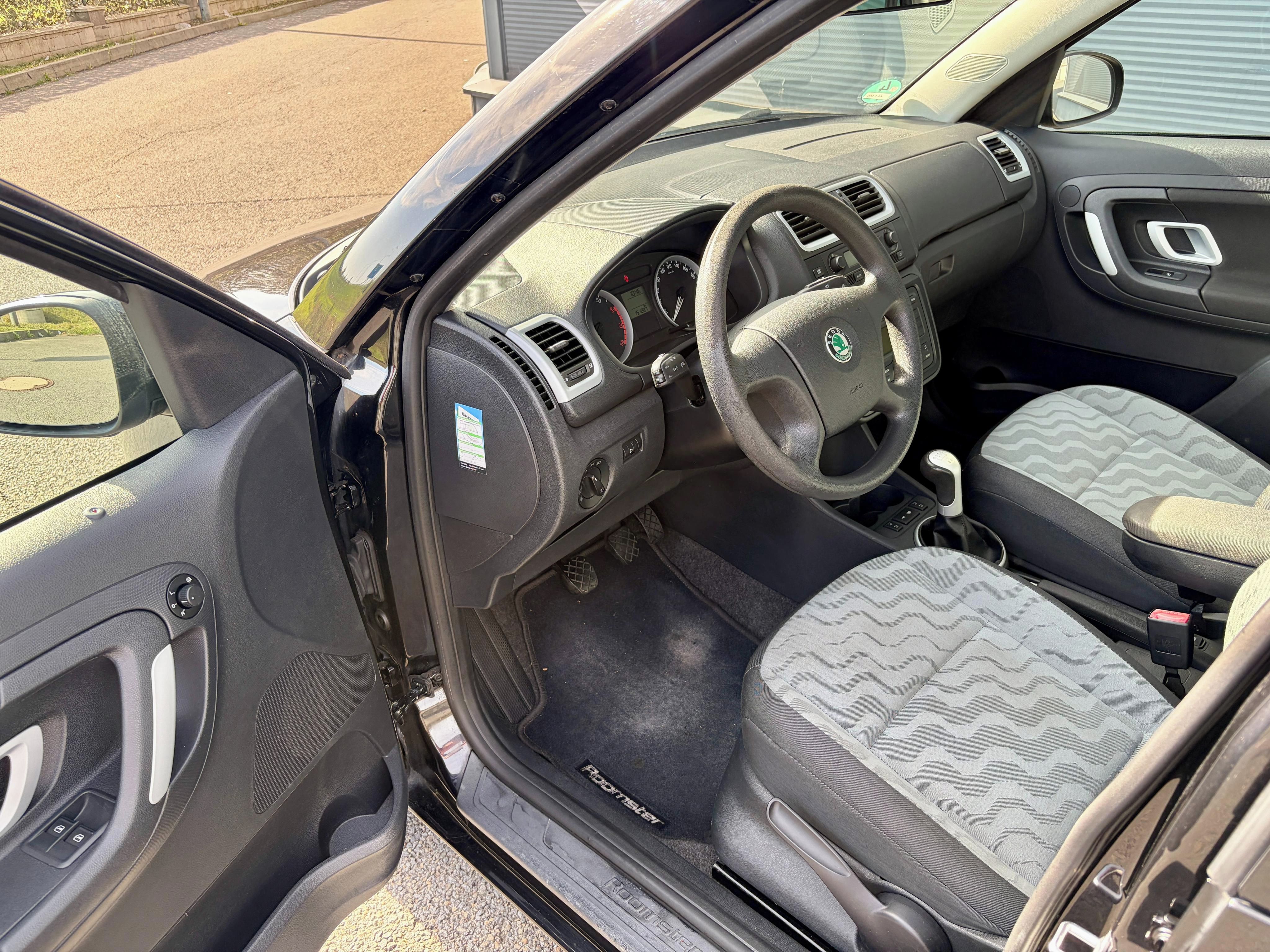 Škoda Roomster, 1.4i 63kW 16V VÝHŘEV Senzory - fotka 5