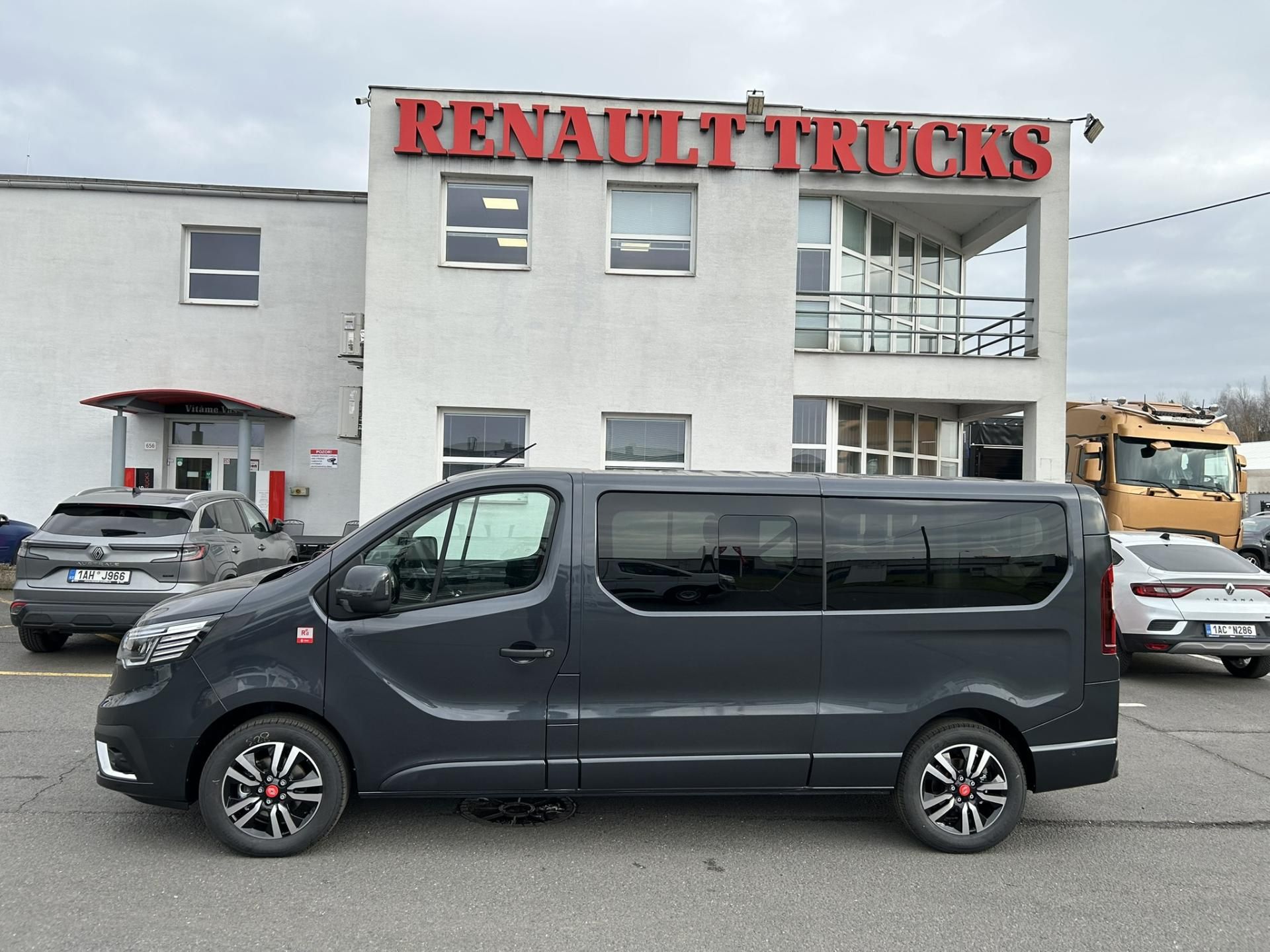Renault Trafic, COMBI L2H1 170k AT9 RED 8 MÍST - fotka 3
